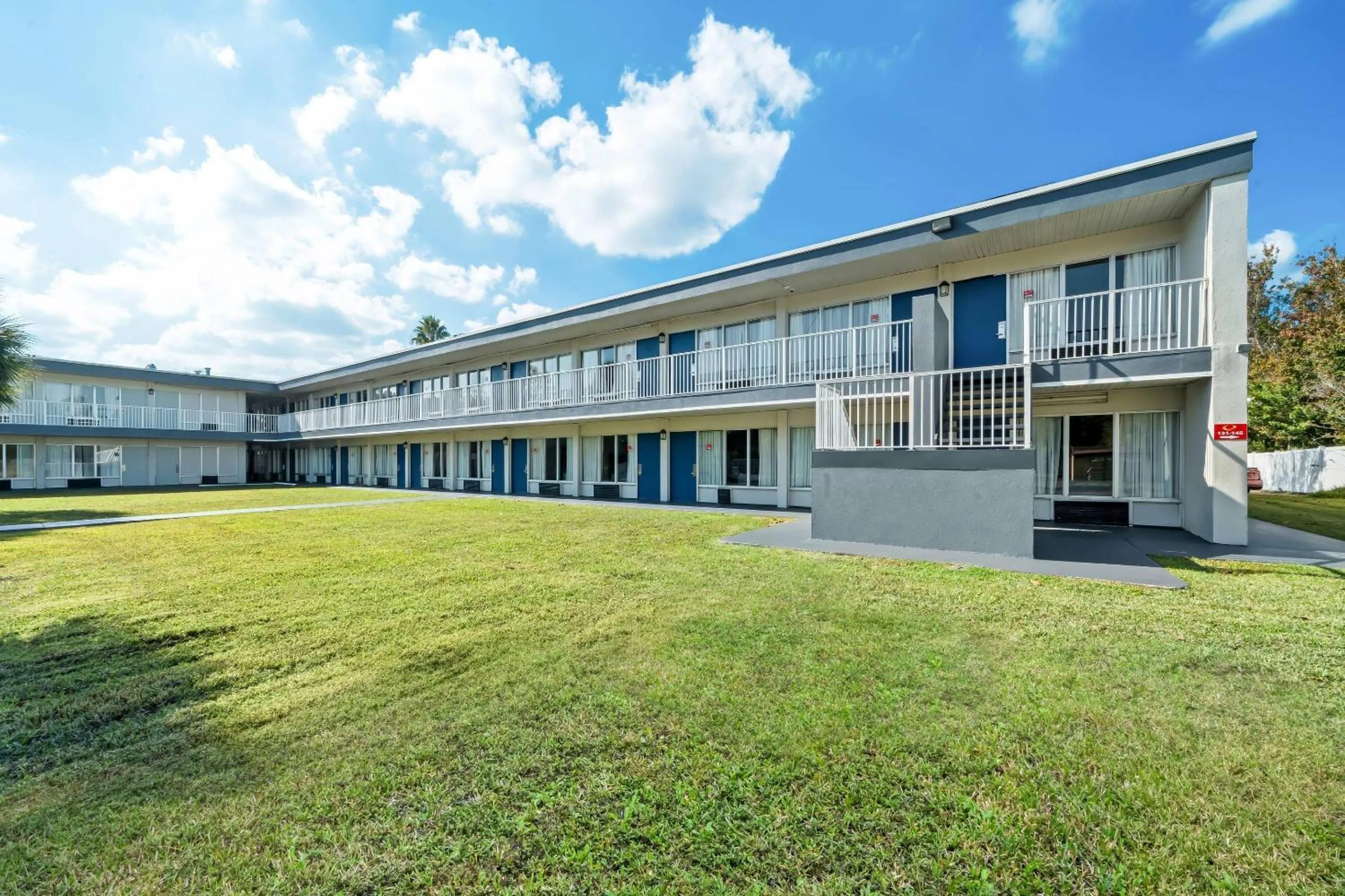Property building in Econo Lodge Daytona Beach - Speedway