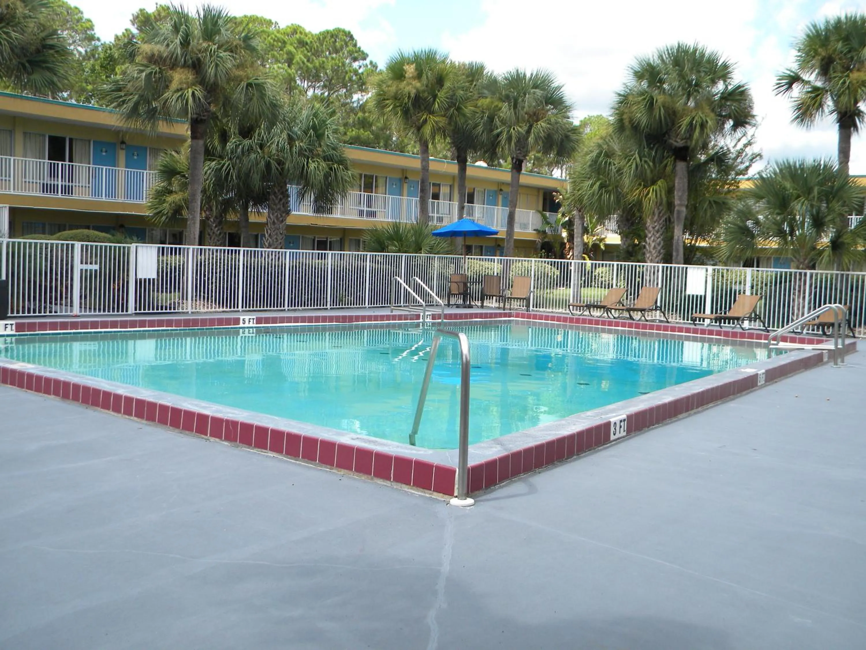 Day in Days Inn by Wyndham Daytona Beach Speedway