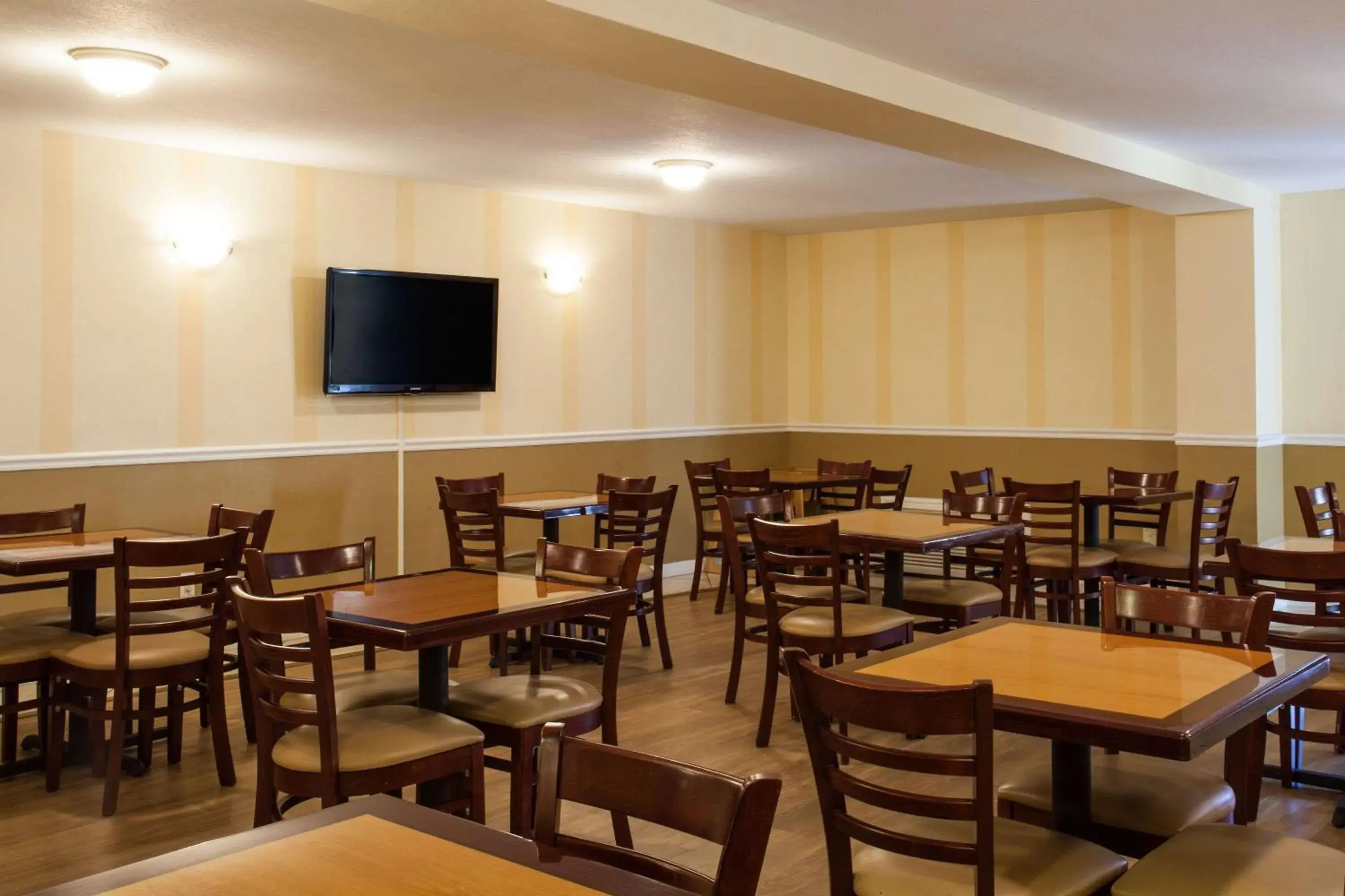 Restaurant/places to eat in Days Inn by Wyndham Daytona Beach Speedway Restaurant/places to eat in Days Inn by Wyndham Daytona Beach Speedway