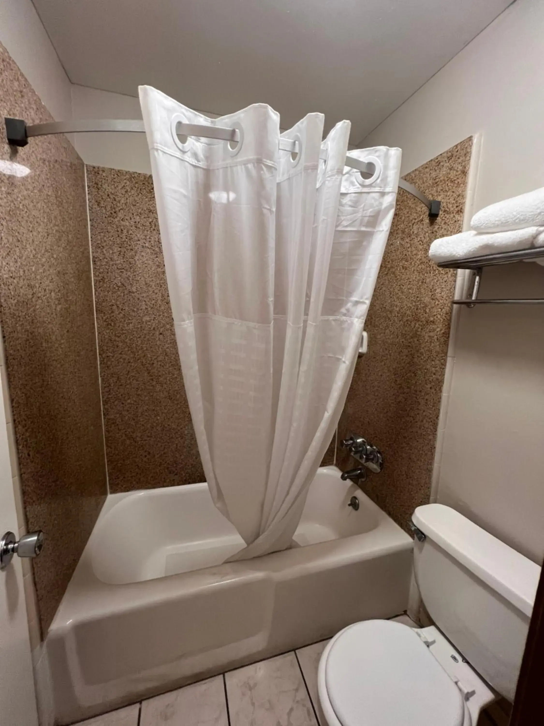 Double Room with Roll in Shower - Non-Smoking in Days Inn by Wyndham Daytona Beach Speedway Double Room with Roll in Shower - Non-Smoking in Days Inn by Wyndham Daytona Beach Speedway