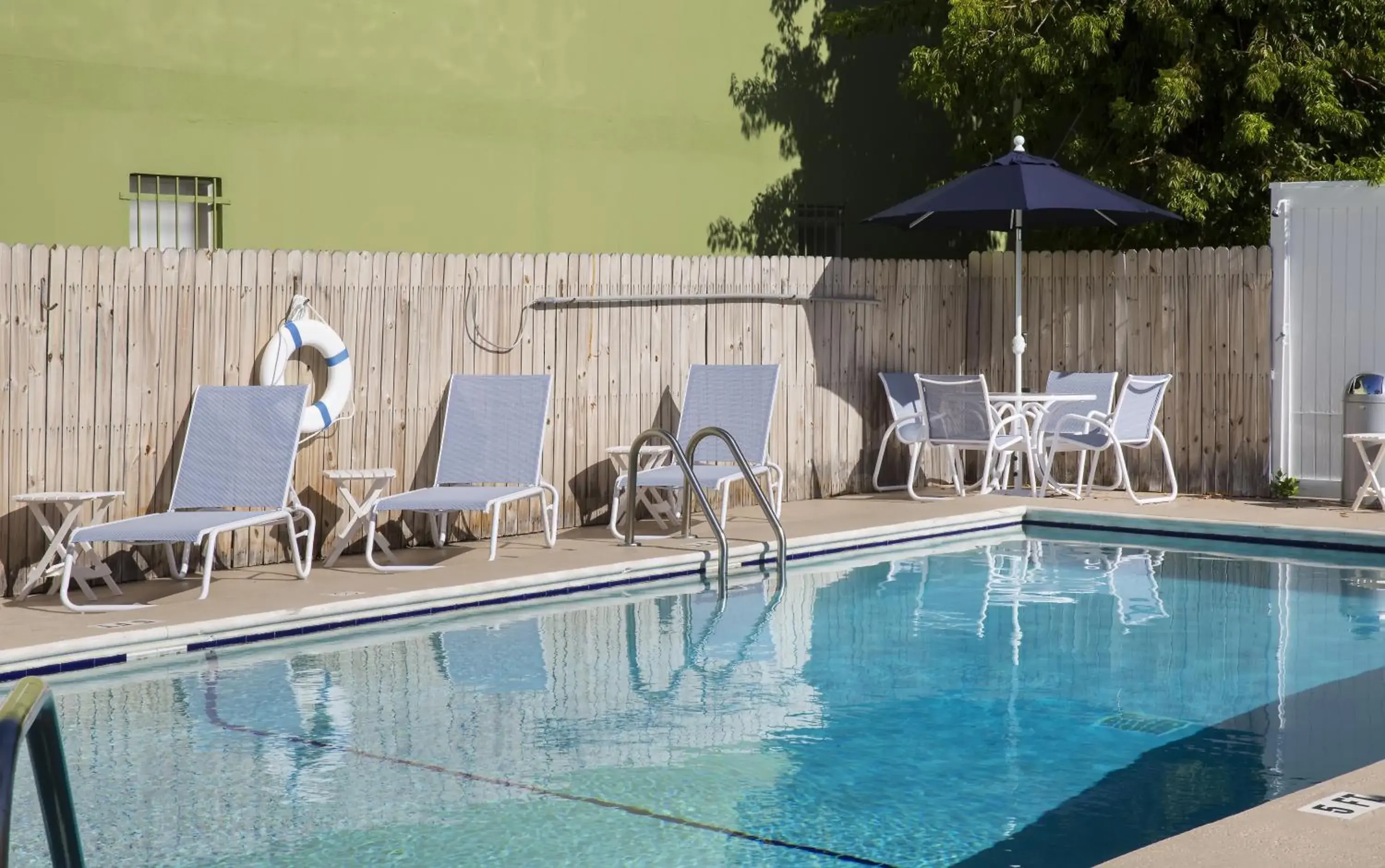 Facade/entrance in Southwinds Motel Facade/entrance in Southwinds Motel