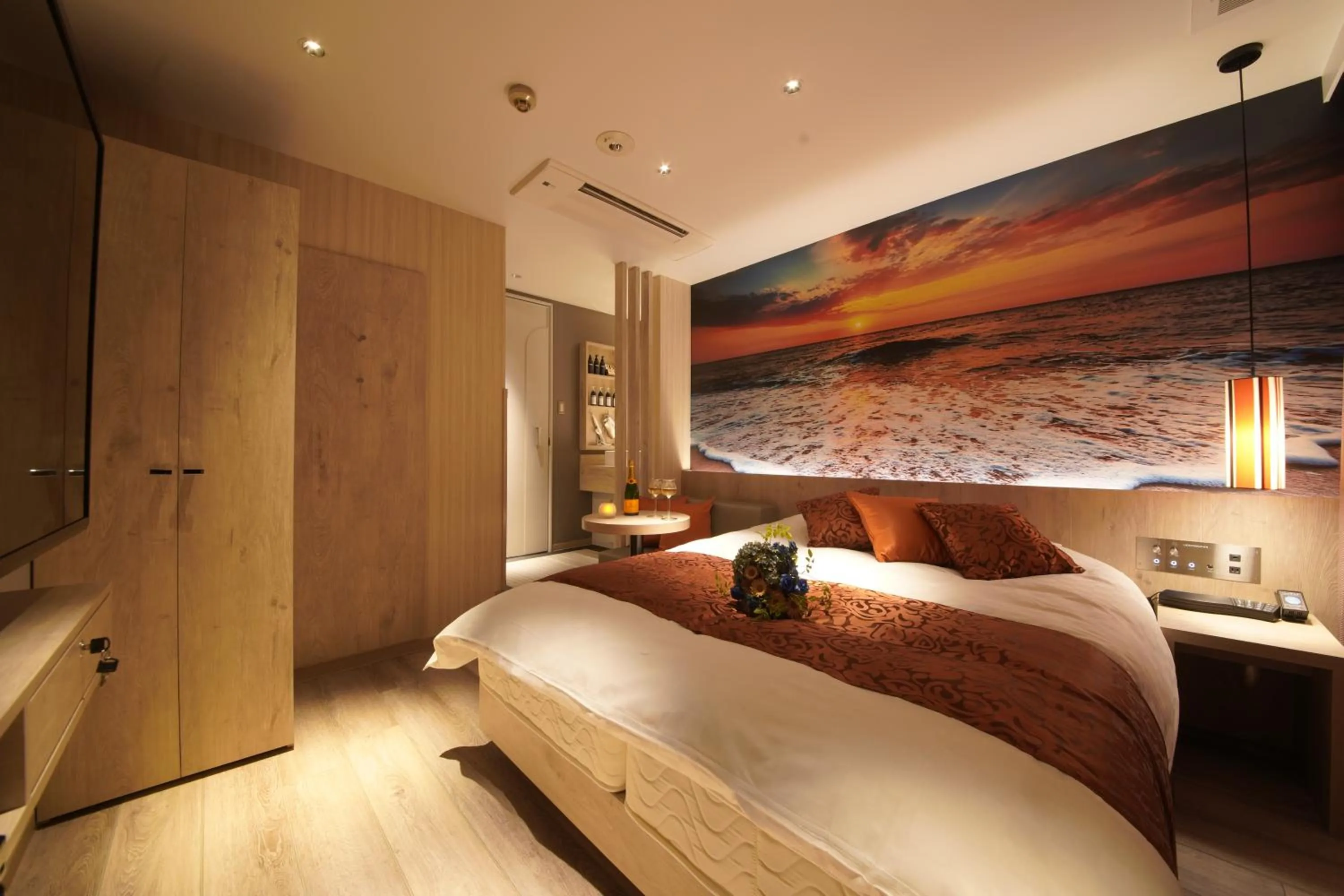 Photo of the whole room, Bed in ルトゥール難波 RetourNANBA 男塾ホテルグループ