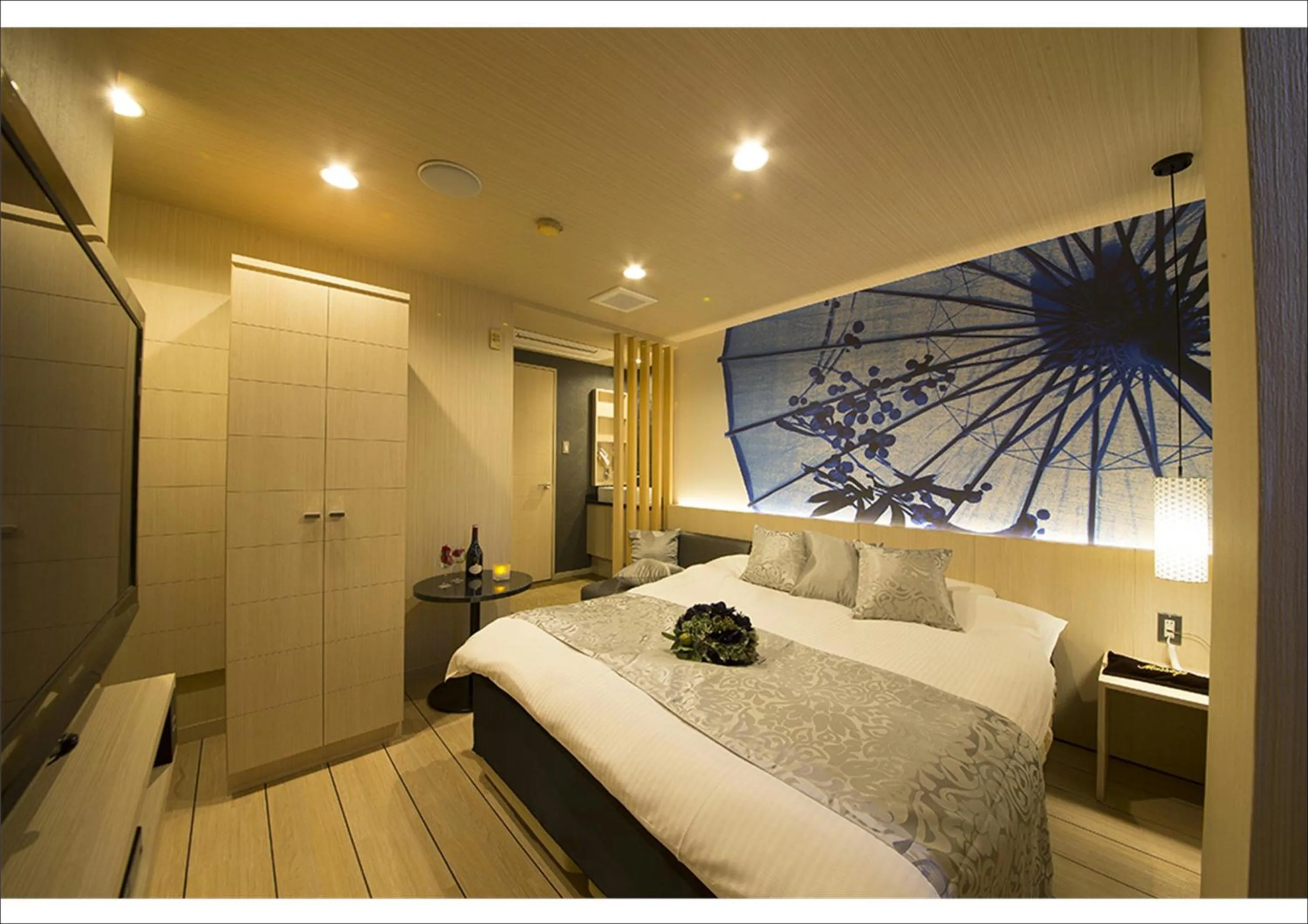 Bed in ルトゥール難波 RetourNANBA 男塾ホテルグループ