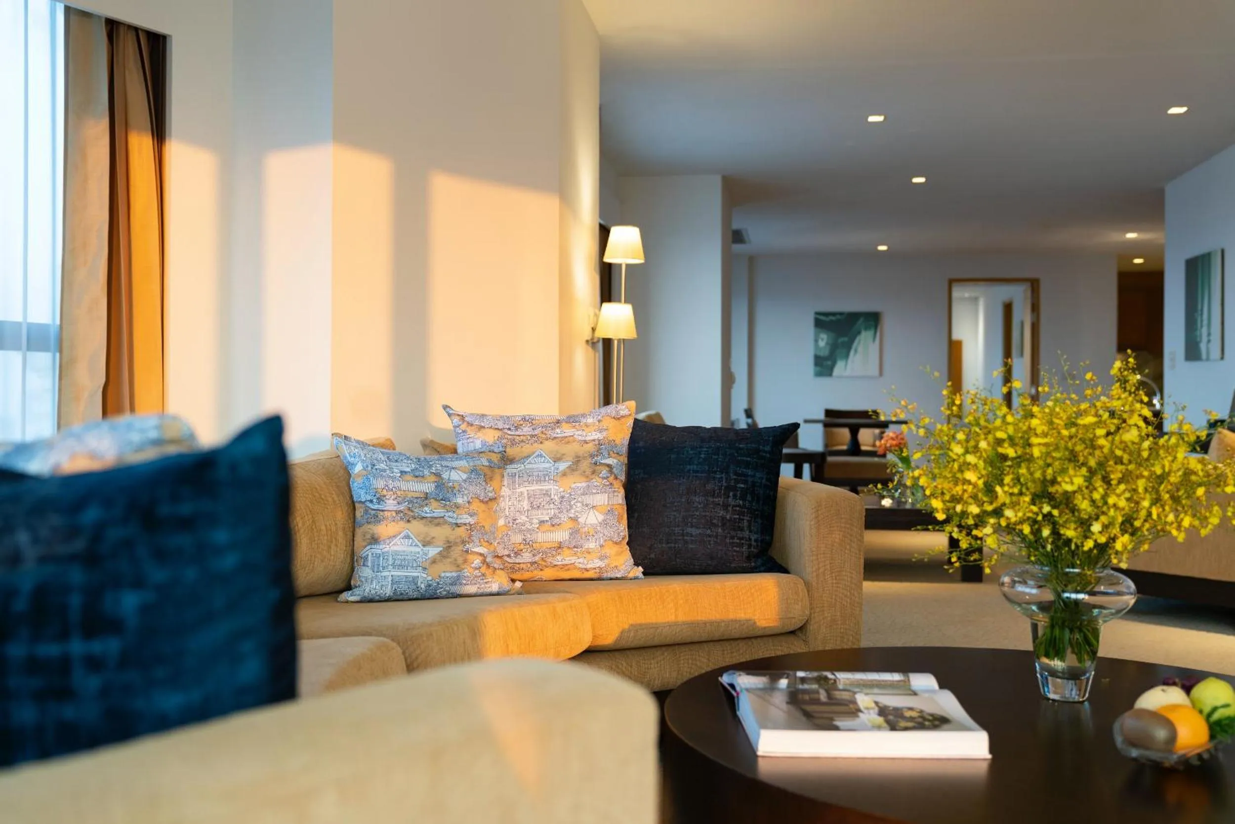 Living room in Tower Club at lebua