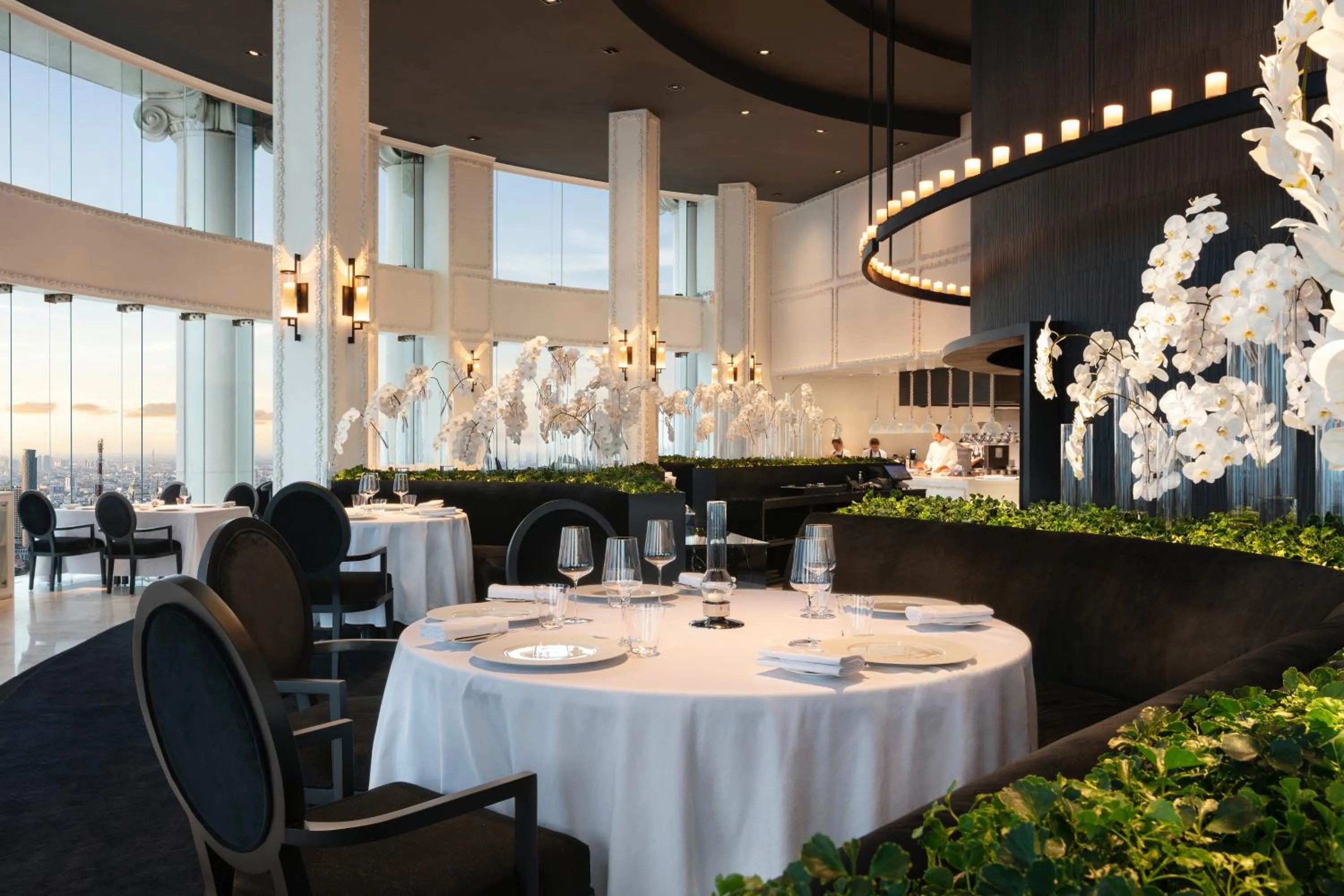 Restaurant/places to eat in Tower Club at lebua