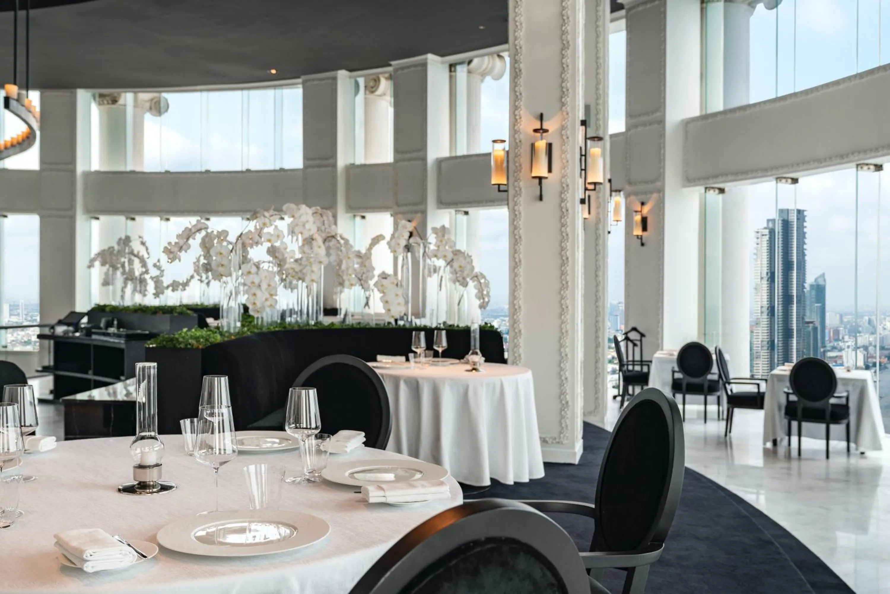 Restaurant/places to eat in Tower Club at lebua