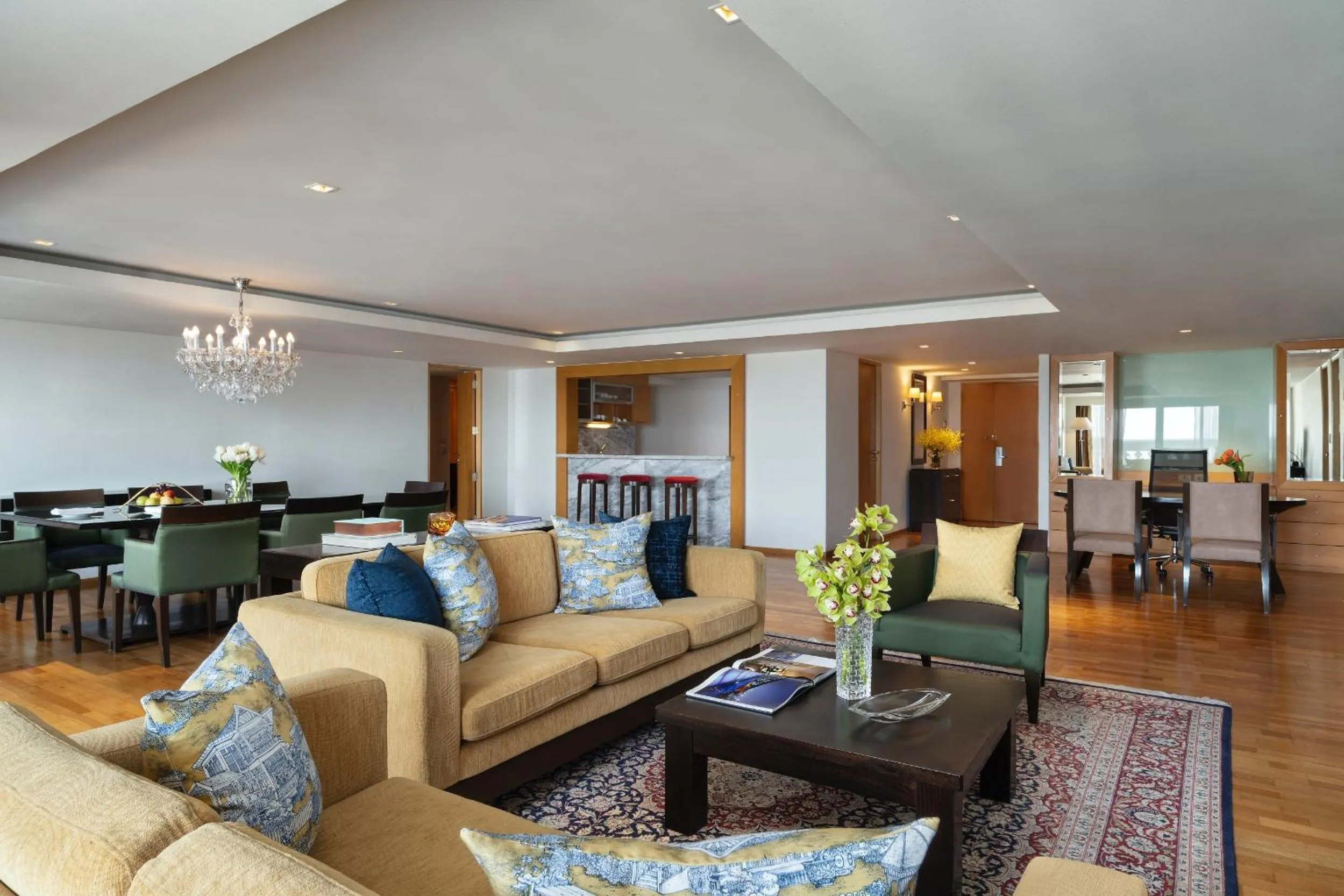 Living room in Tower Club at lebua