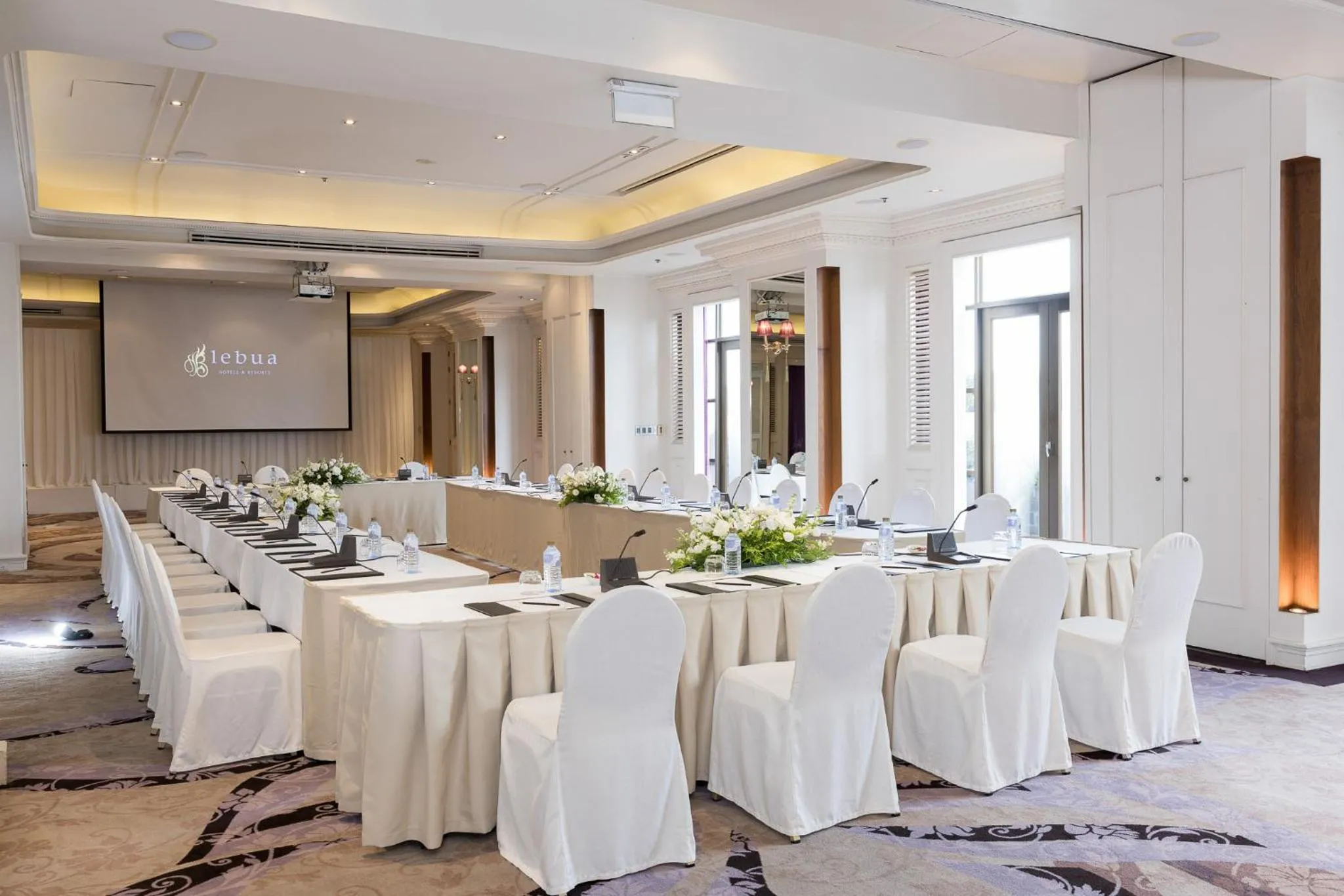 Meeting/conference room in Tower Club at lebua