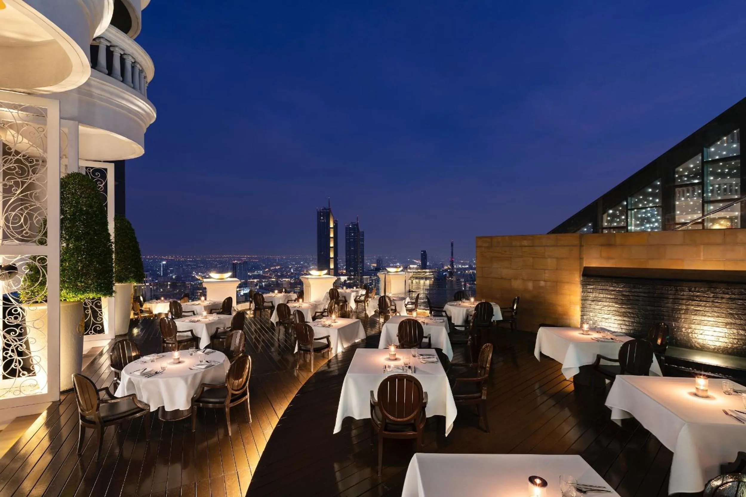Restaurant/places to eat in Tower Club at lebua