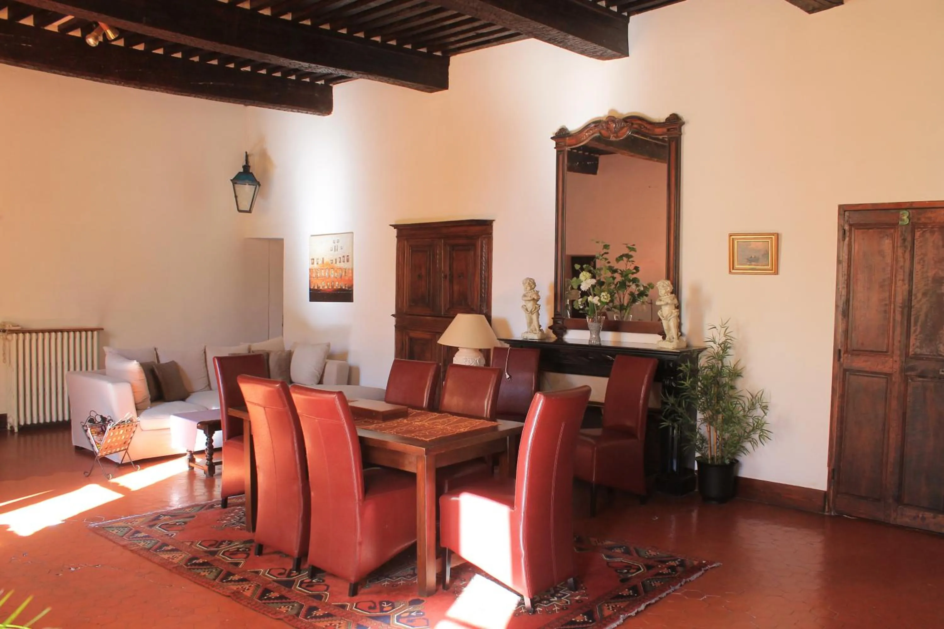 Hôtel et Restaurant Le Manoir - Echangeur A7-A9 - 24h-24h