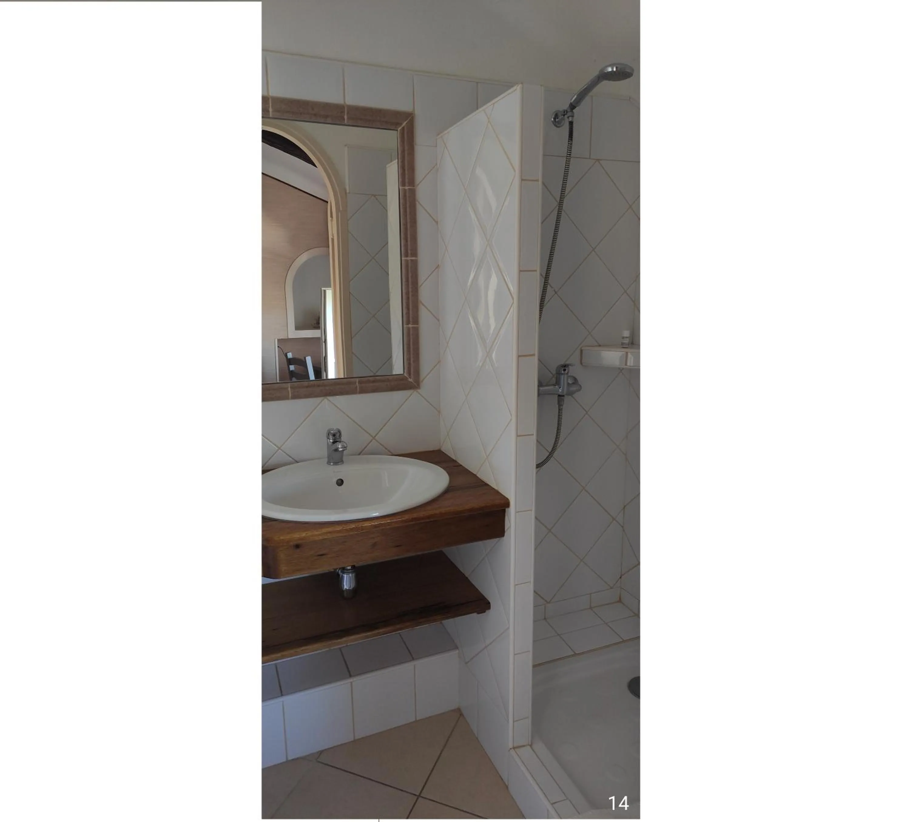 Hôtel et Restaurant Le Manoir - Echangeur A7-A9 - 24h-24h