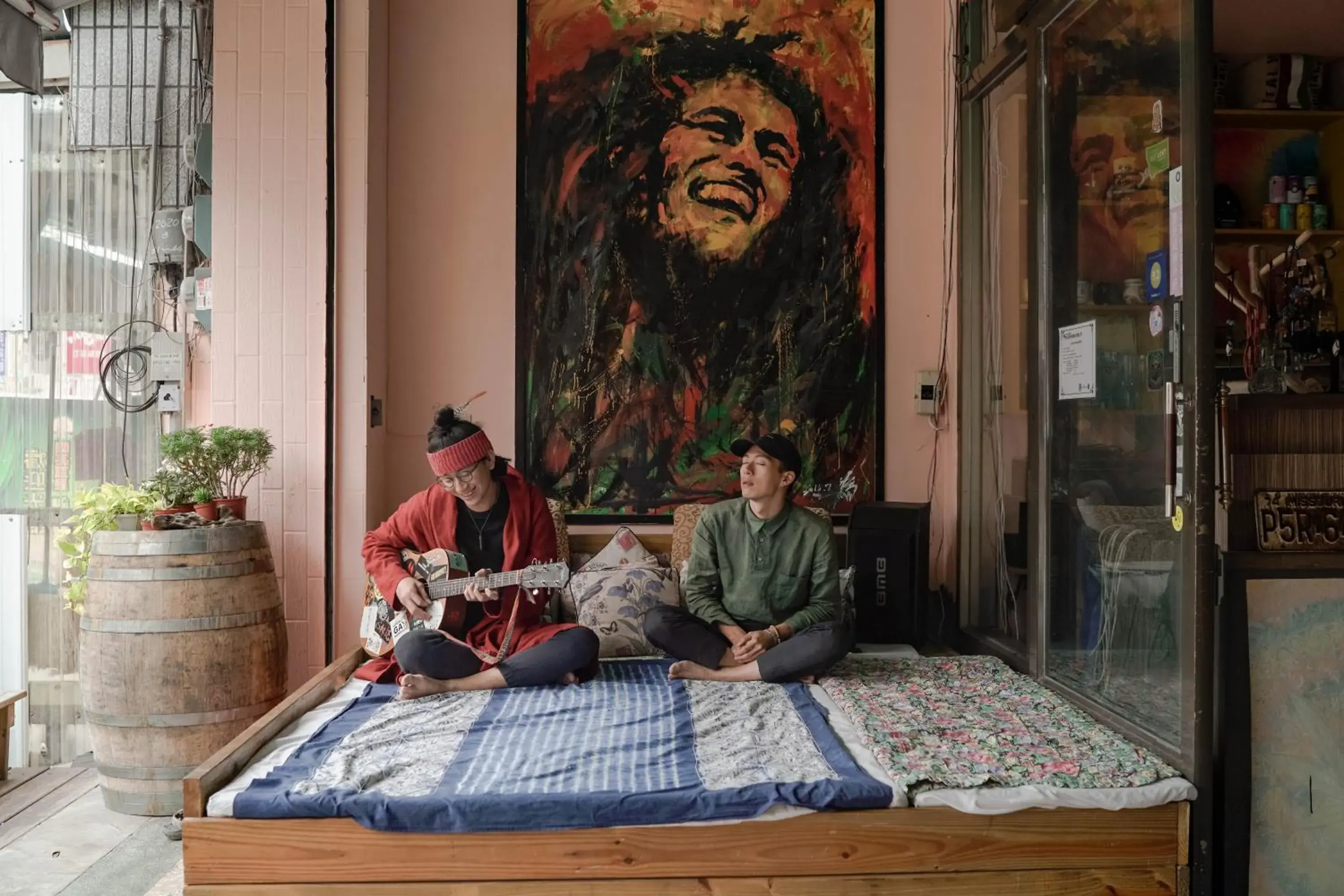 Property building in Dulan The Travel Bug Bistro Inn Property building in Dulan The Travel Bug Bistro Inn