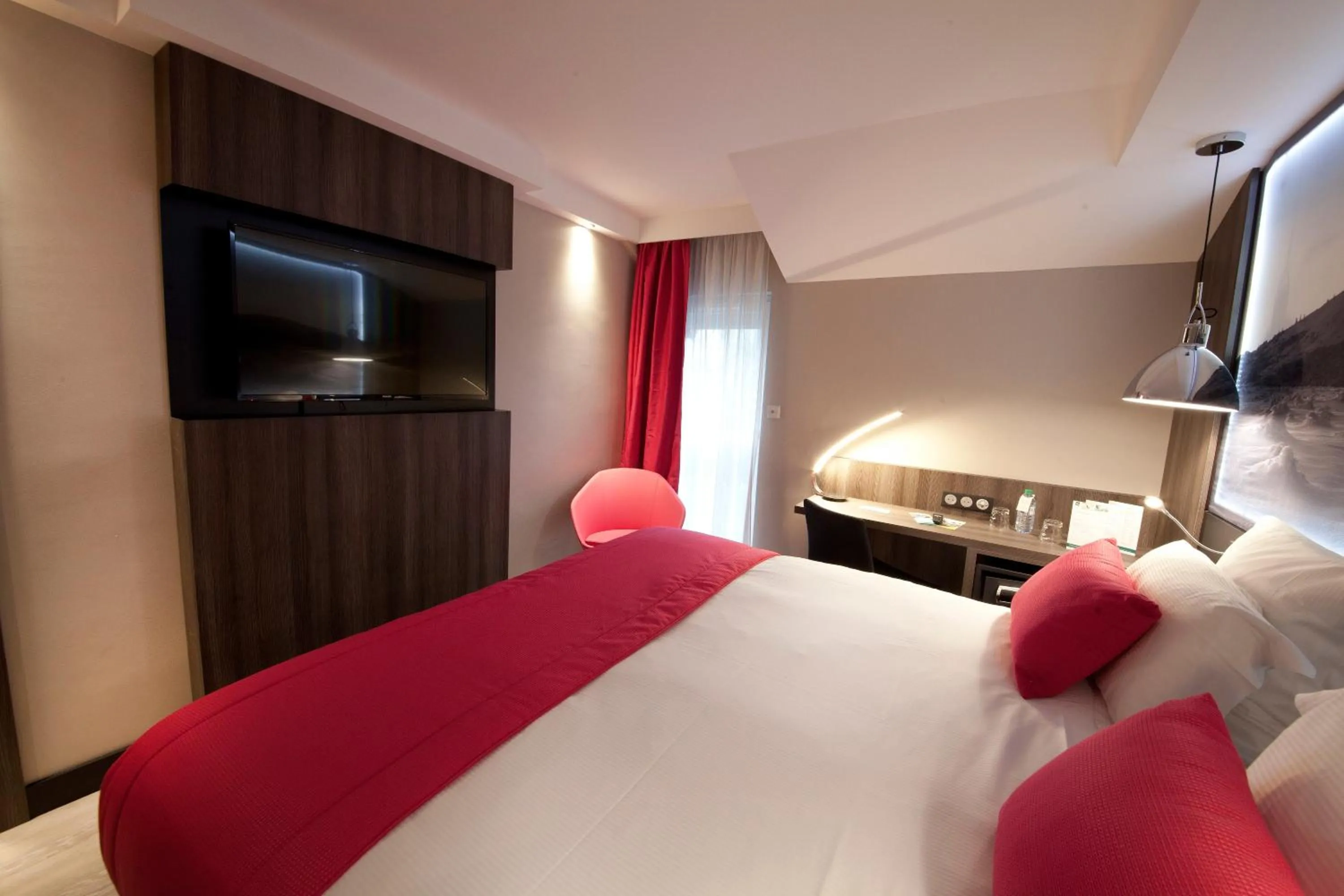 Photo of the whole room, Bed in Quality Hotel Clermont Kennedy