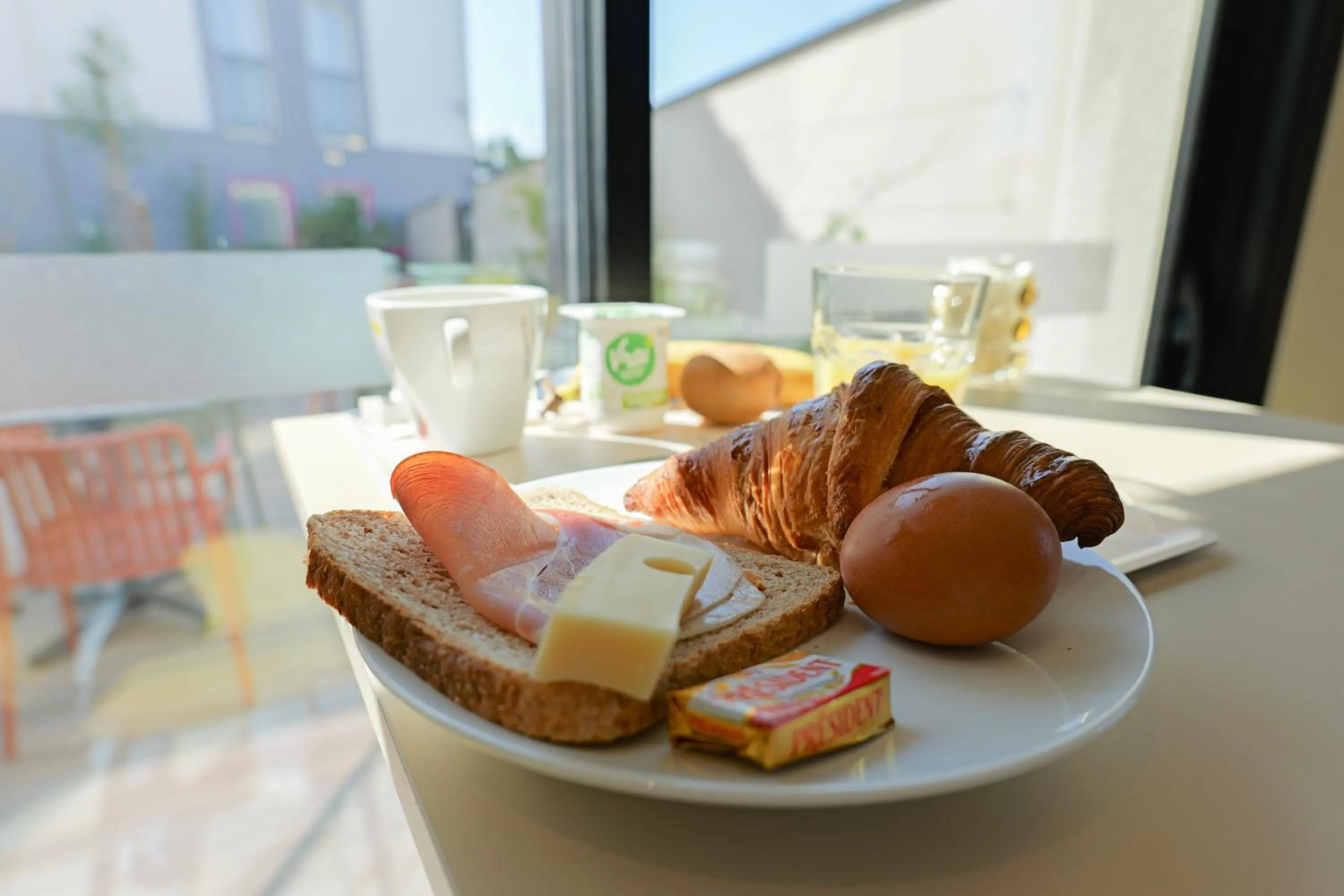 Lunch in Hôtel Le Kennedy, Clermont-Ferrand, The Originals Relais