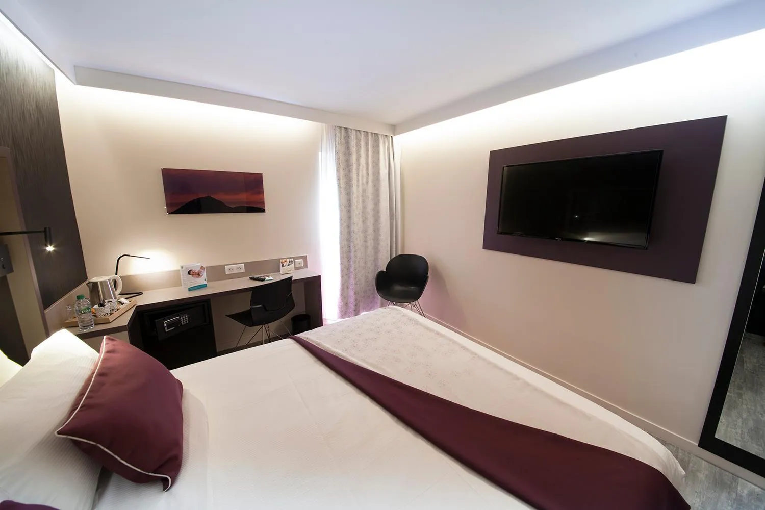 Photo of the whole room, Bed in Quality Hotel Clermont Kennedy