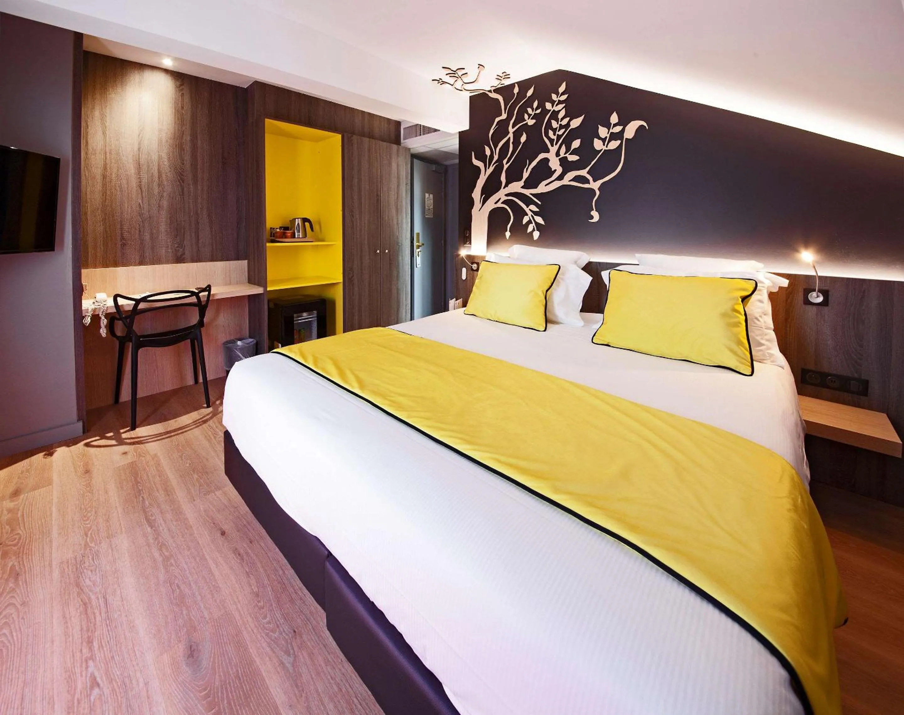 Photo of the whole room, Bed in Quality Hotel Clermont Kennedy