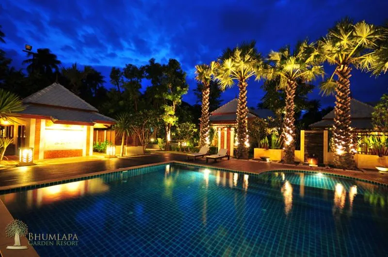 Swimming pool in Bhumlapa Garden Resort