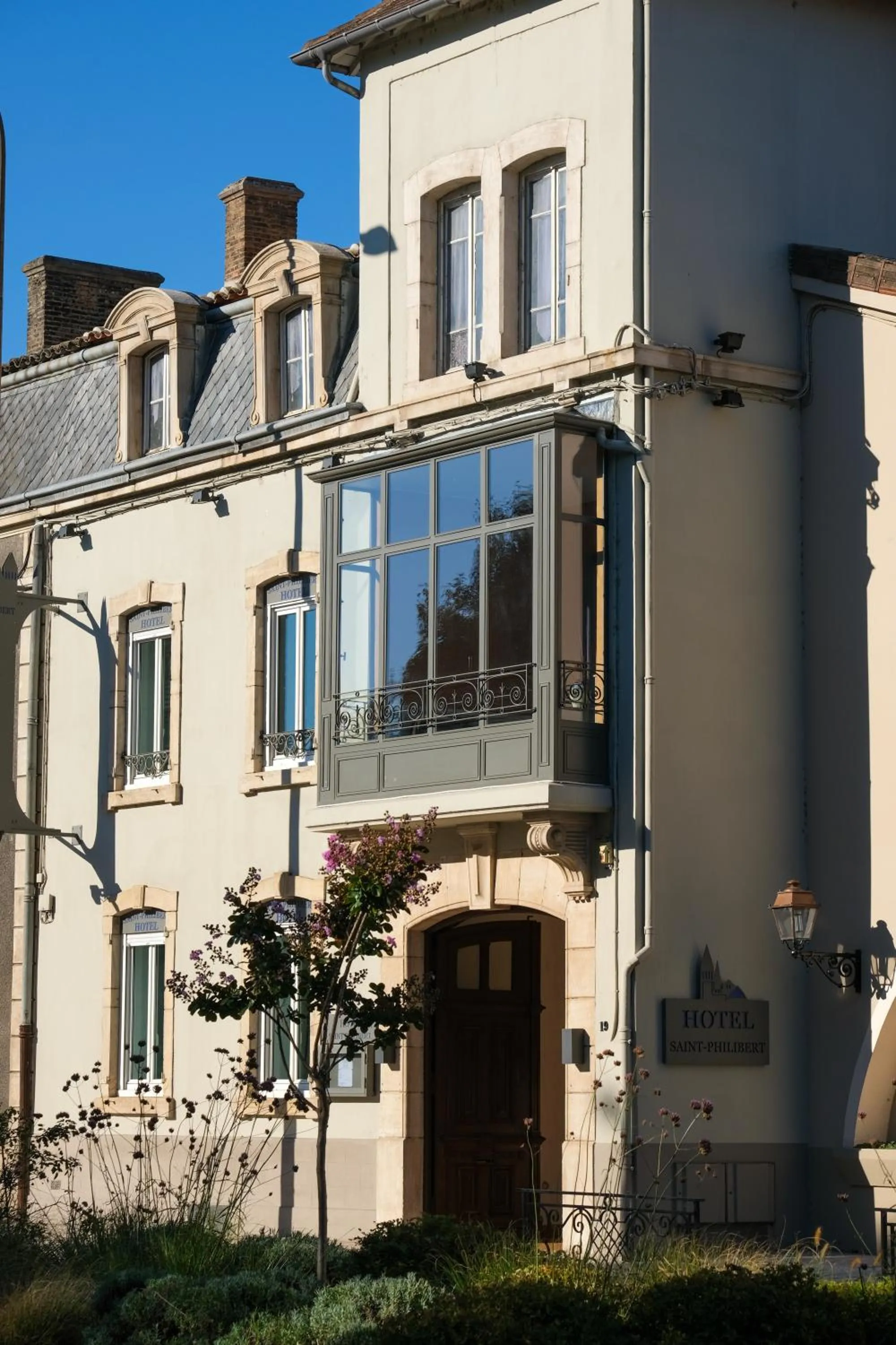 Property building in Hôtel Saint Philibert