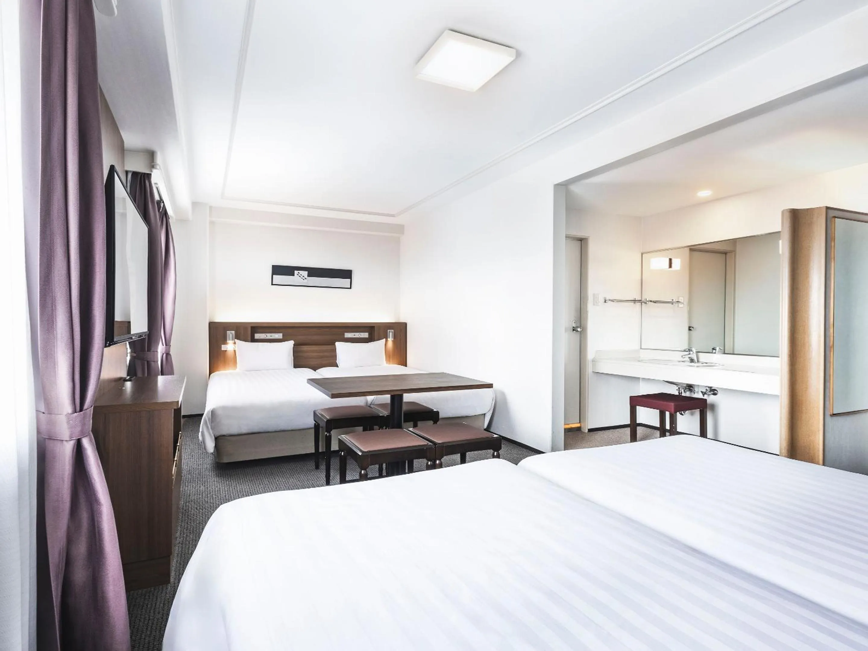 Photo of the whole room, Bed in Hotel New Hankyu Osaka Annex