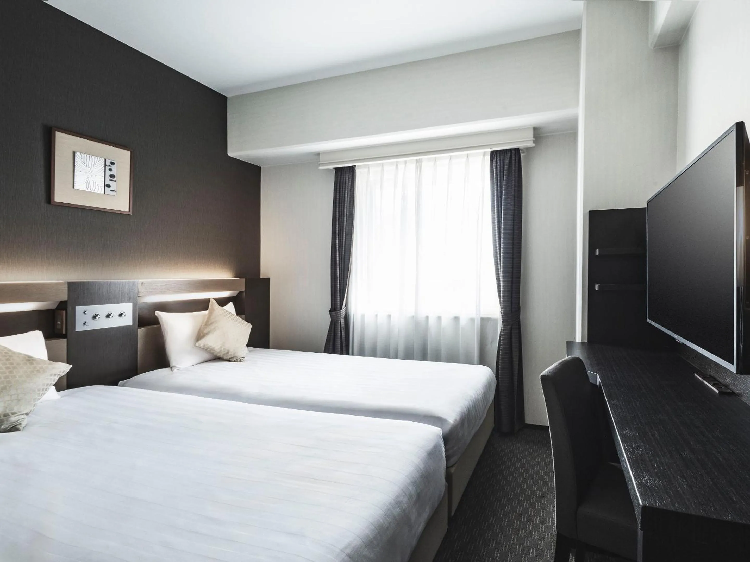 Photo of the whole room, Bed in Hotel New Hankyu Osaka Annex