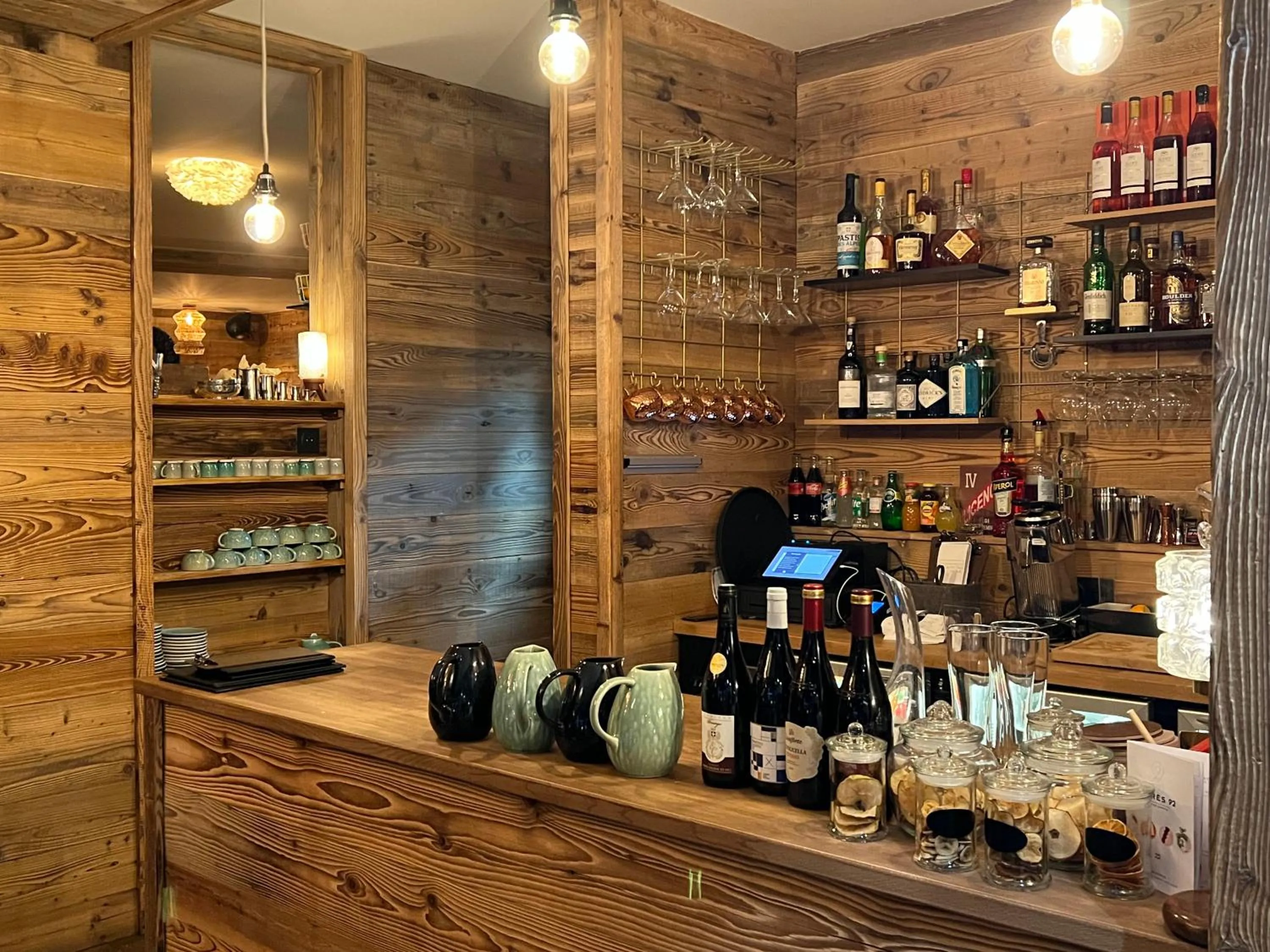 Lounge or bar in Everest Hotel