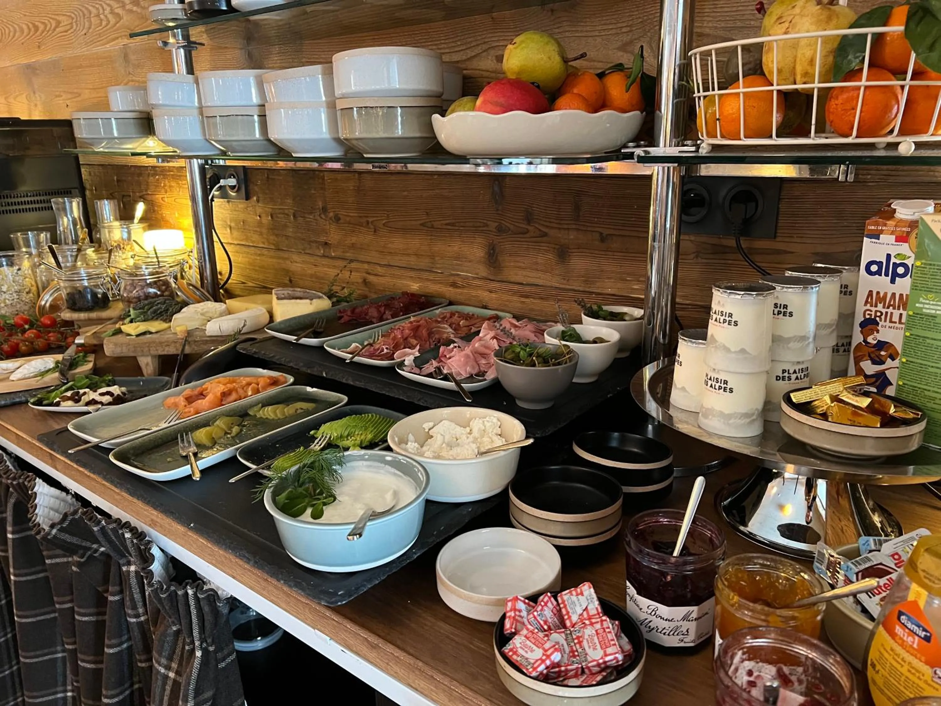 Breakfast in Everest Hotel