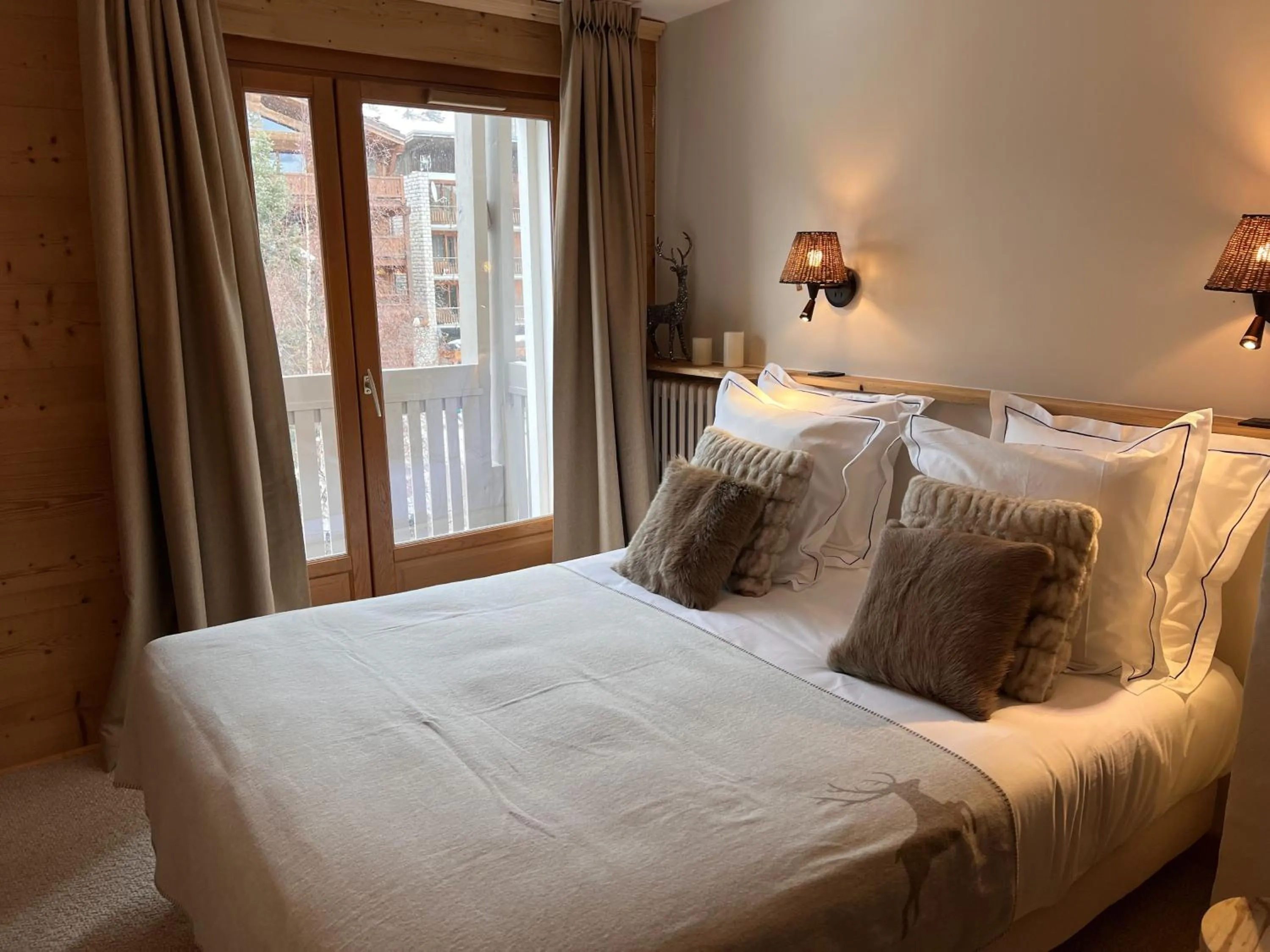 Photo of the whole room in Everest Hotel