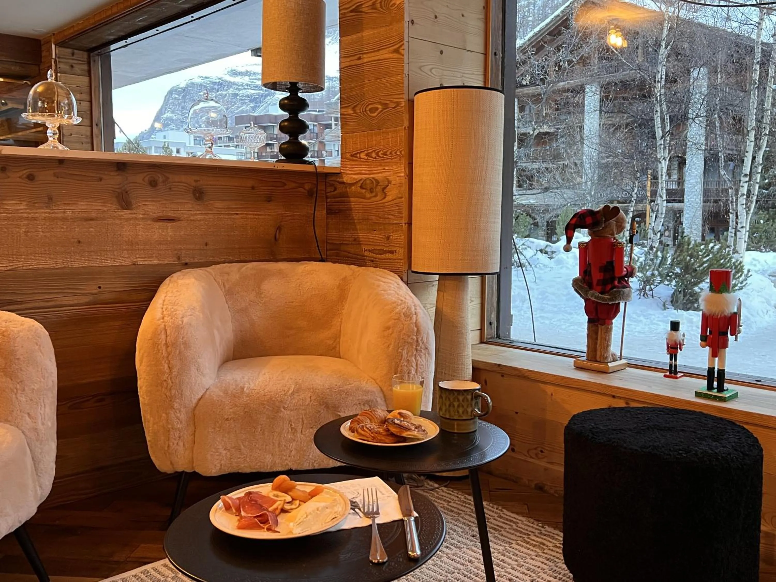Breakfast in Everest Hotel