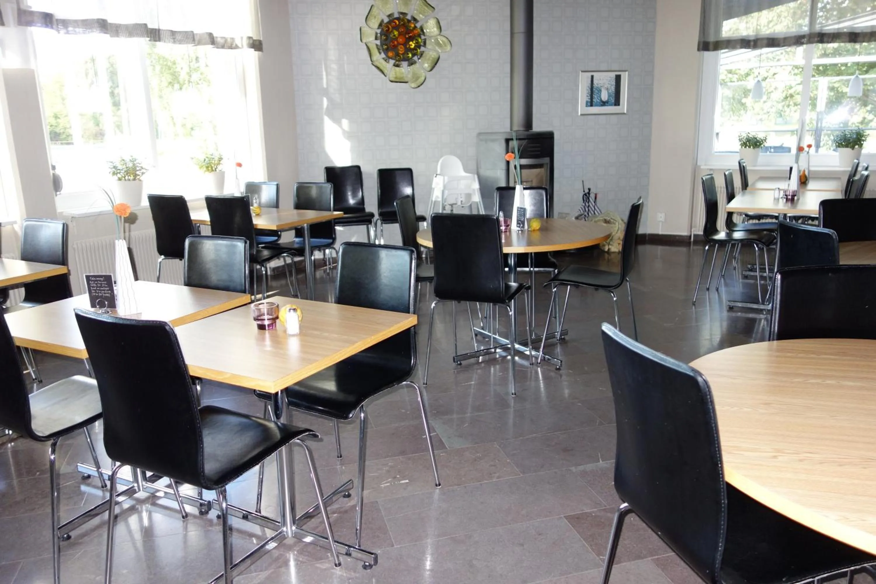 Restaurant/places to eat in Vandrarhem Svanen