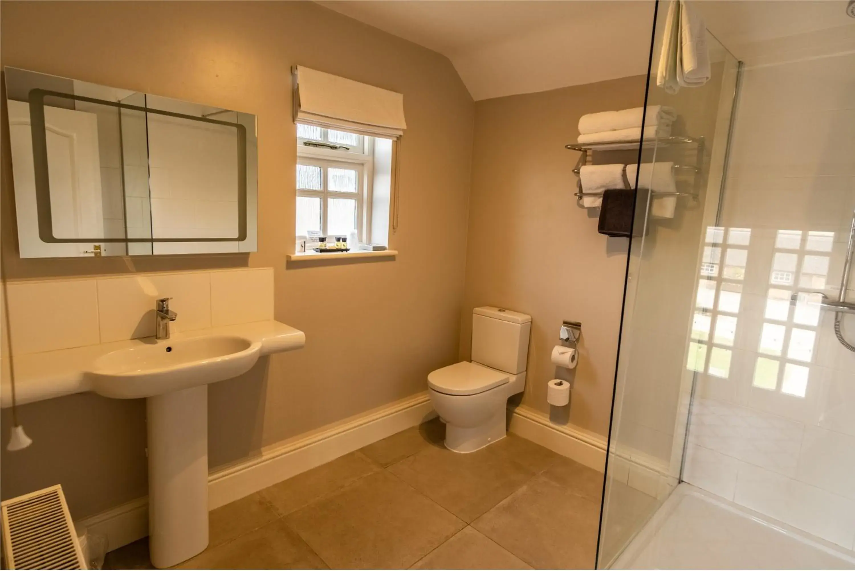 Bathroom in Donington Park Farmhouse Hotel