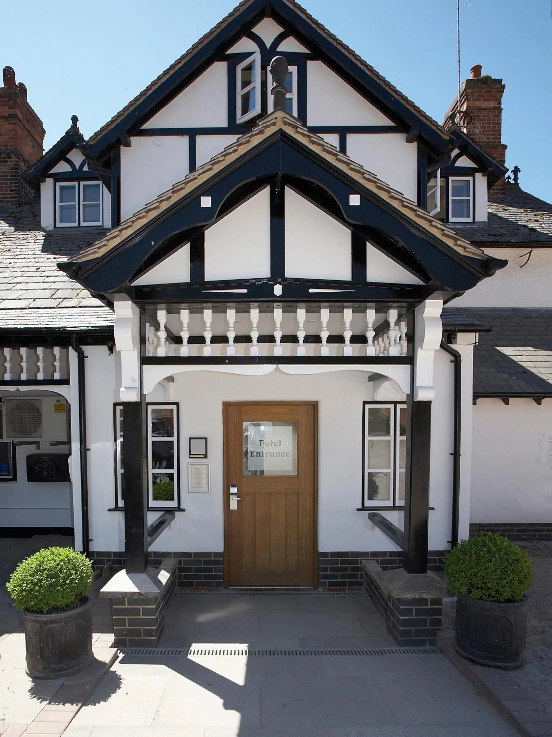 Facade/entrance in Donington Park Farmhouse Hotel
