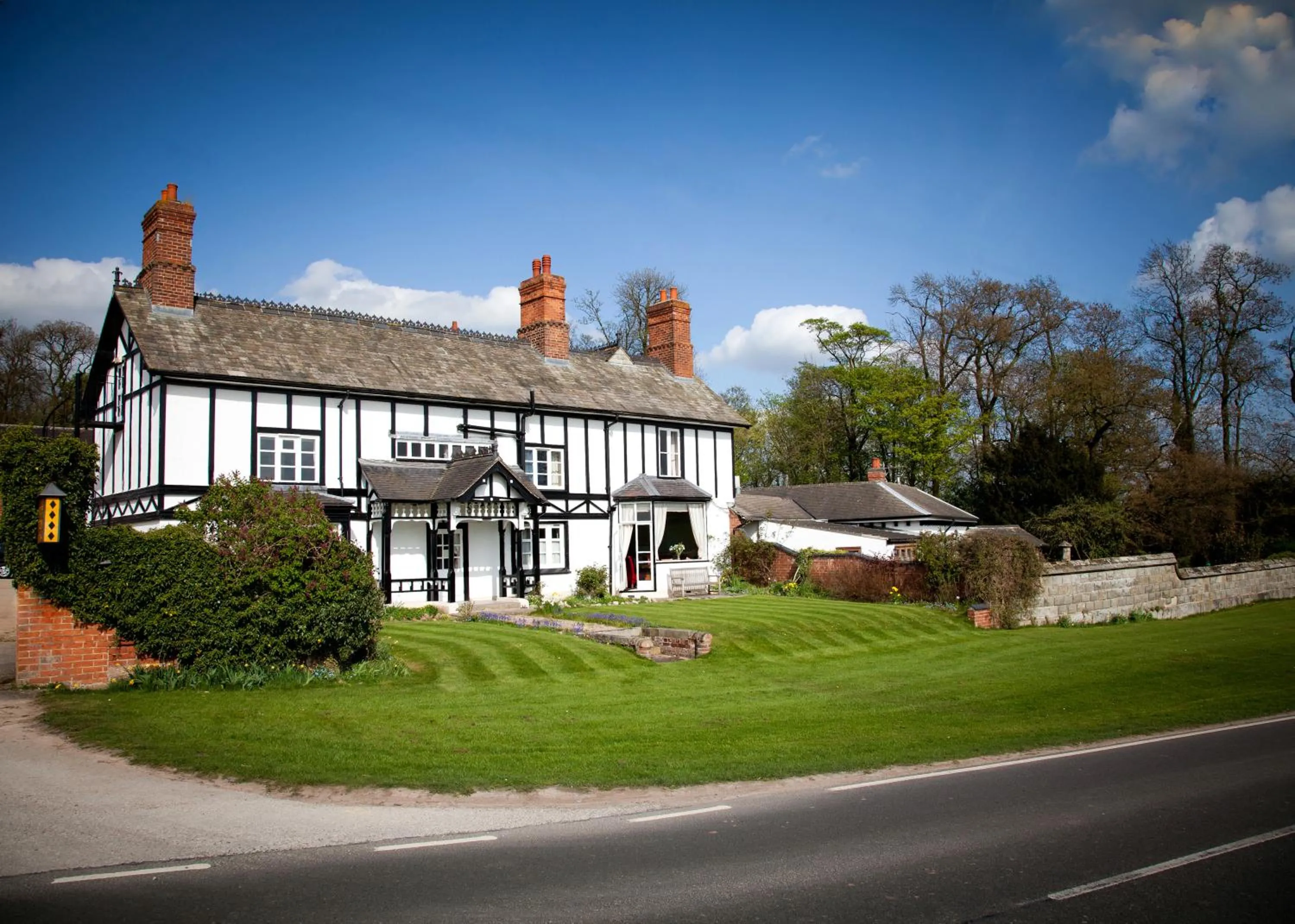 Facade/entrance in Donington Park Farmhouse Hotel