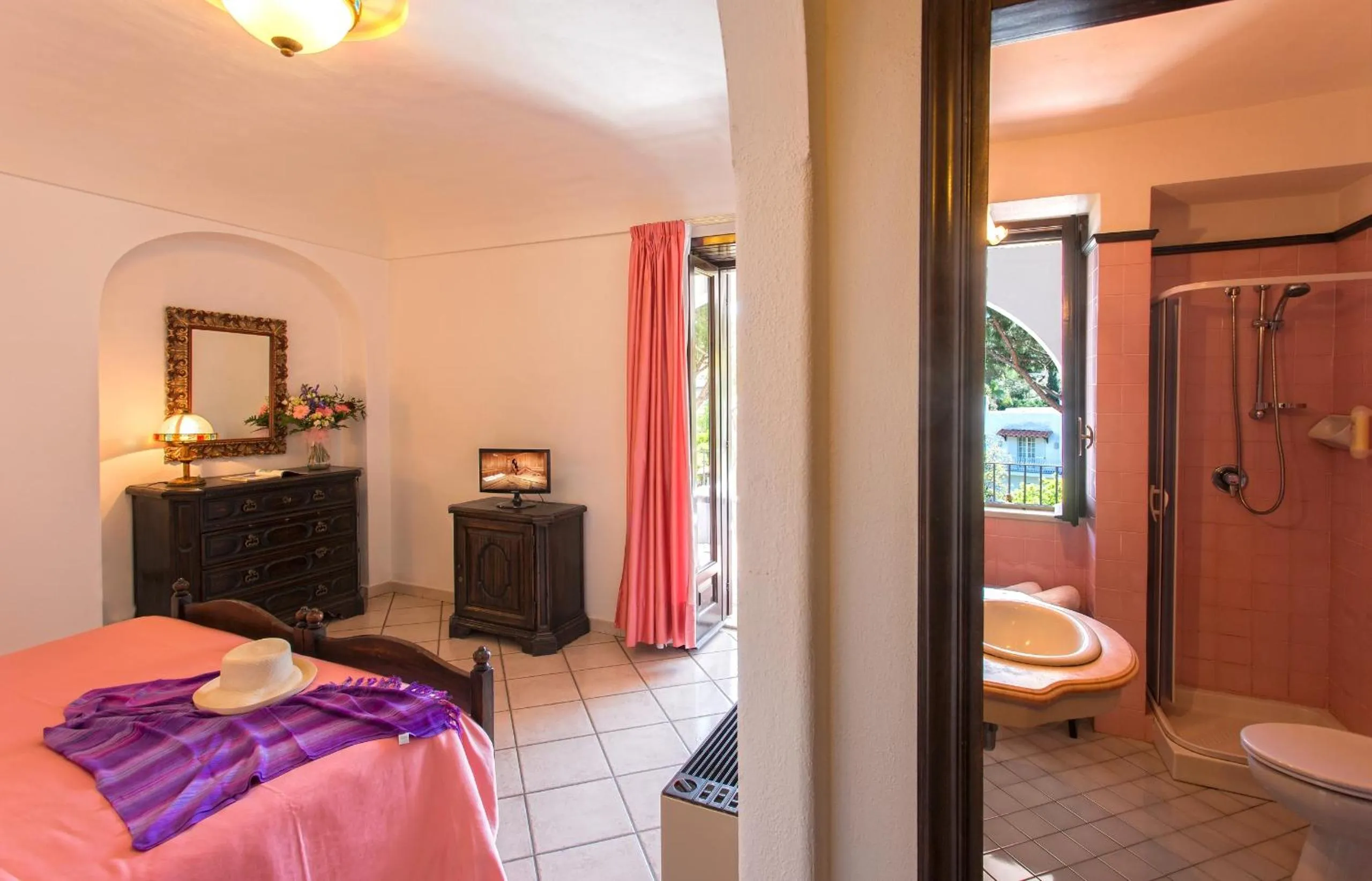 Decorative detail, Bed in Hotel San Valentino Terme