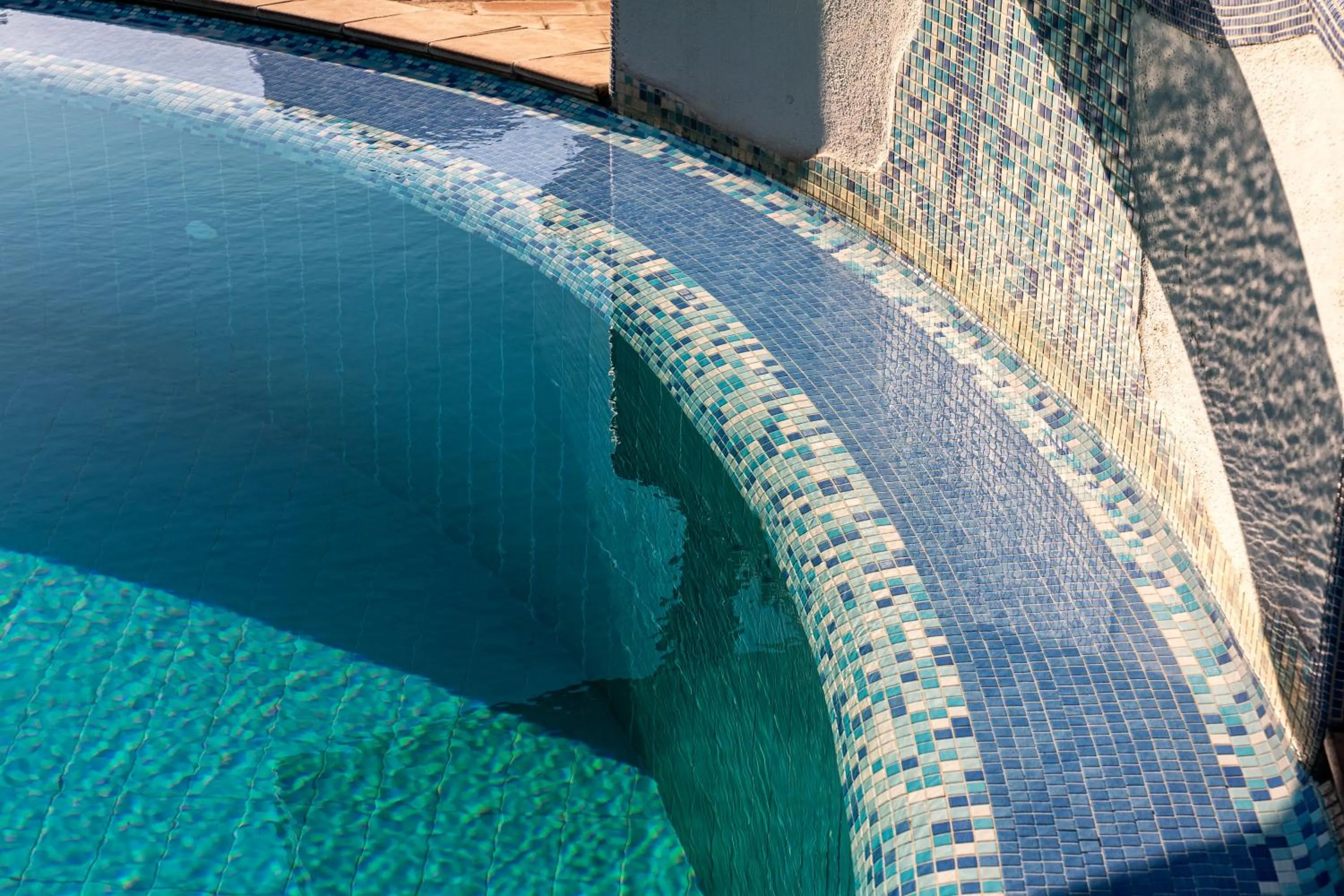 Swimming pool in Hotel San Valentino Terme