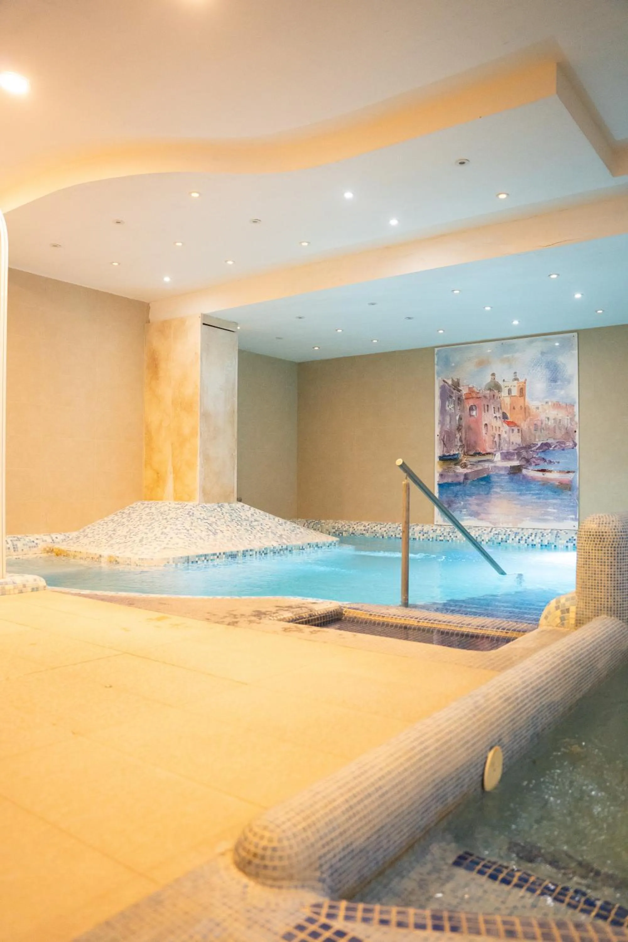 Swimming pool in Hotel San Valentino Terme