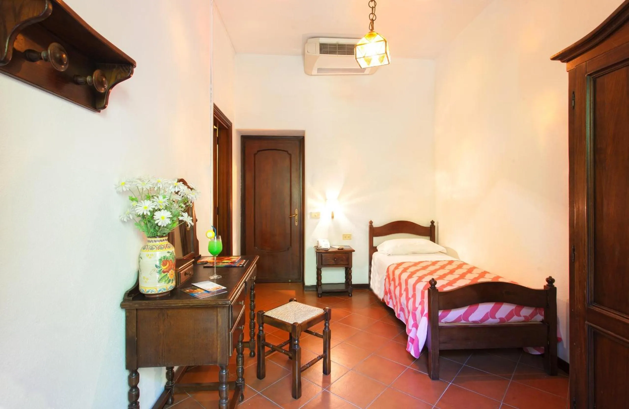 Photo of the whole room, Bed in Hotel San Valentino Terme