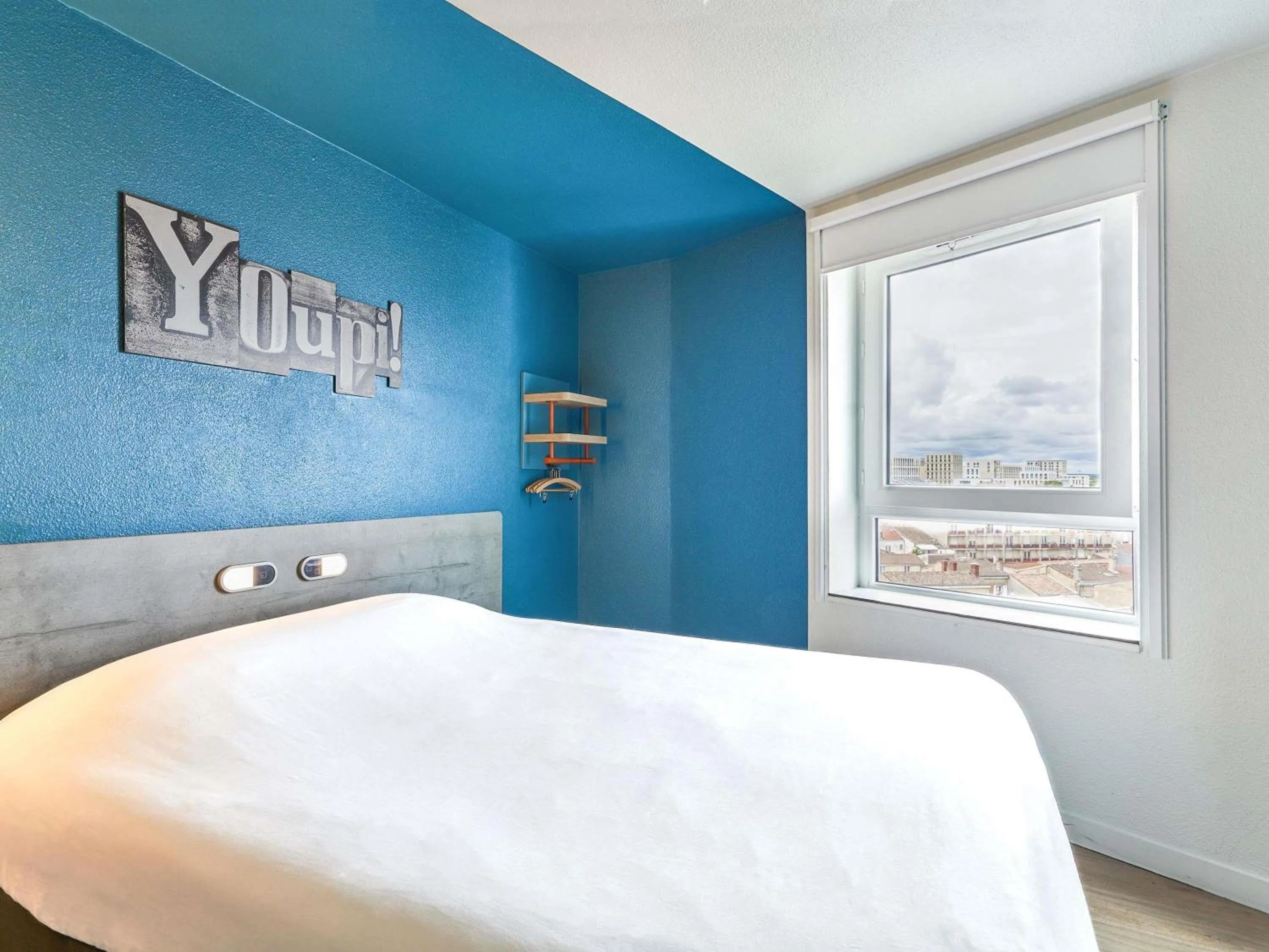 Bedroom, Bed in ibis budget Bordeaux Centre - Gare Saint Jean