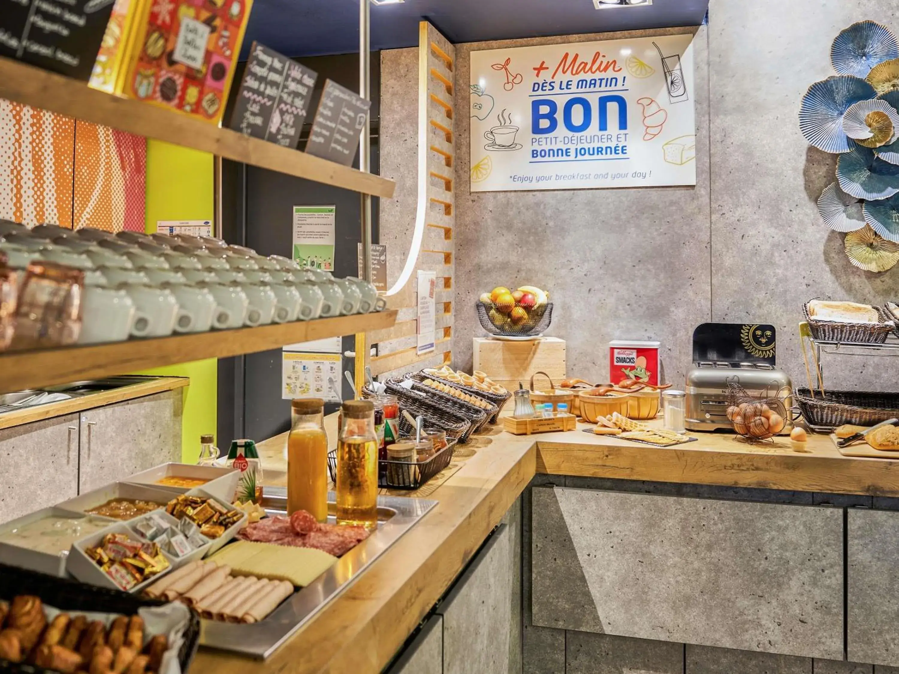 Breakfast in ibis budget Bordeaux Centre - Gare Saint Jean Breakfast in ibis budget Bordeaux Centre - Gare Saint Jean
