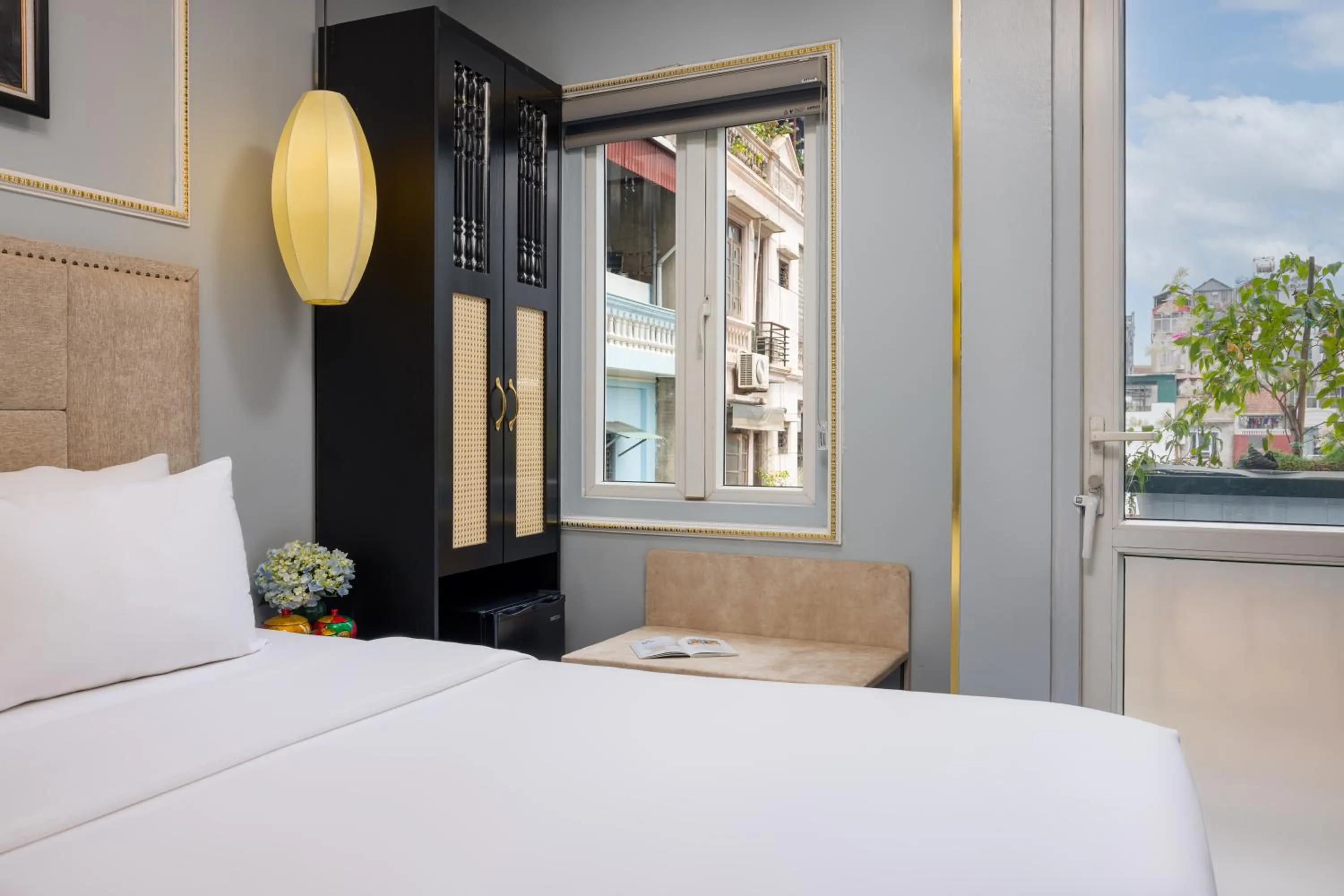 City view, Bed in Golden Legend Boutique Hotel