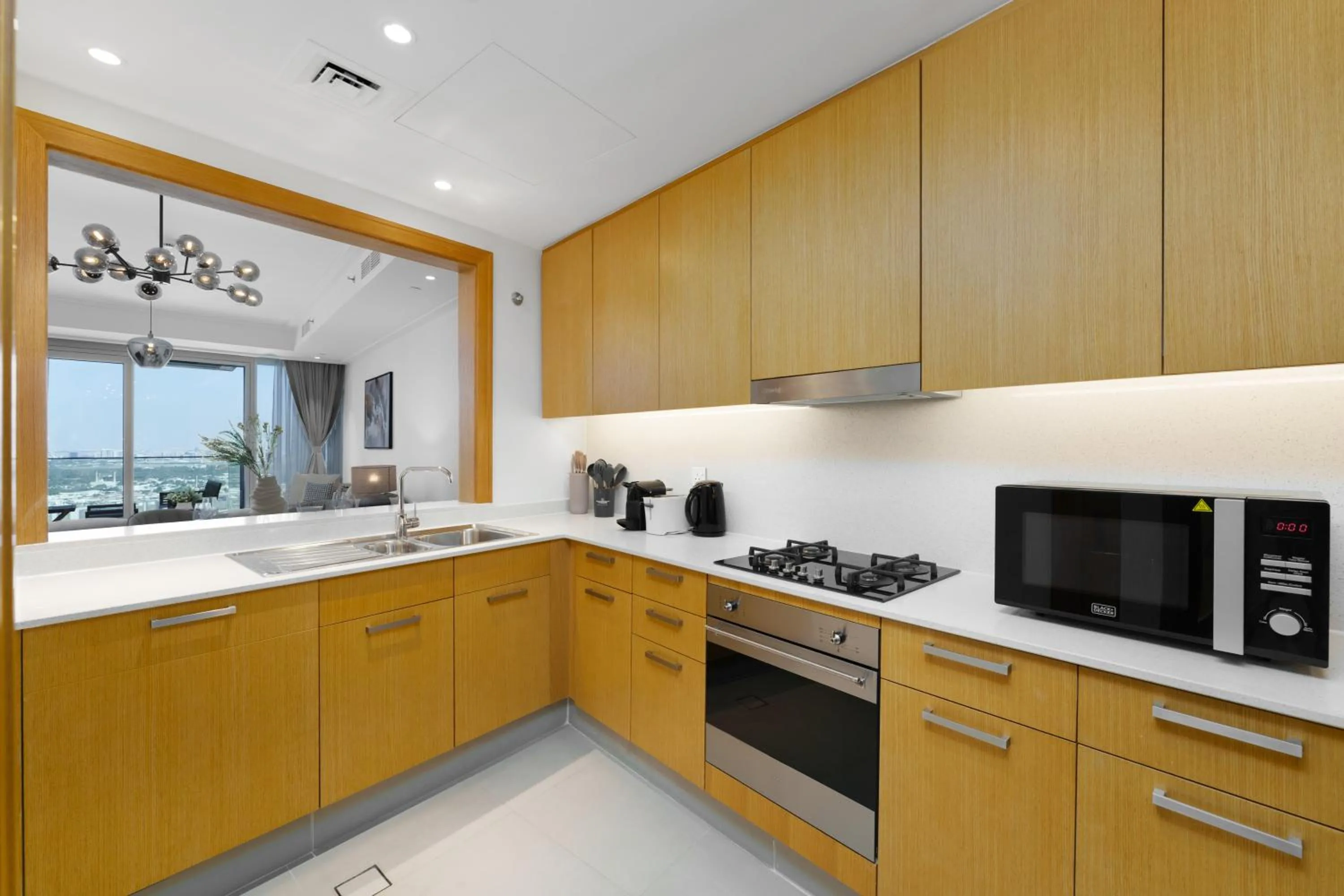 microwave in Maison Privee - Ultimate Living with Front-Row Views of Burj Khalifa & Dubai Fountains