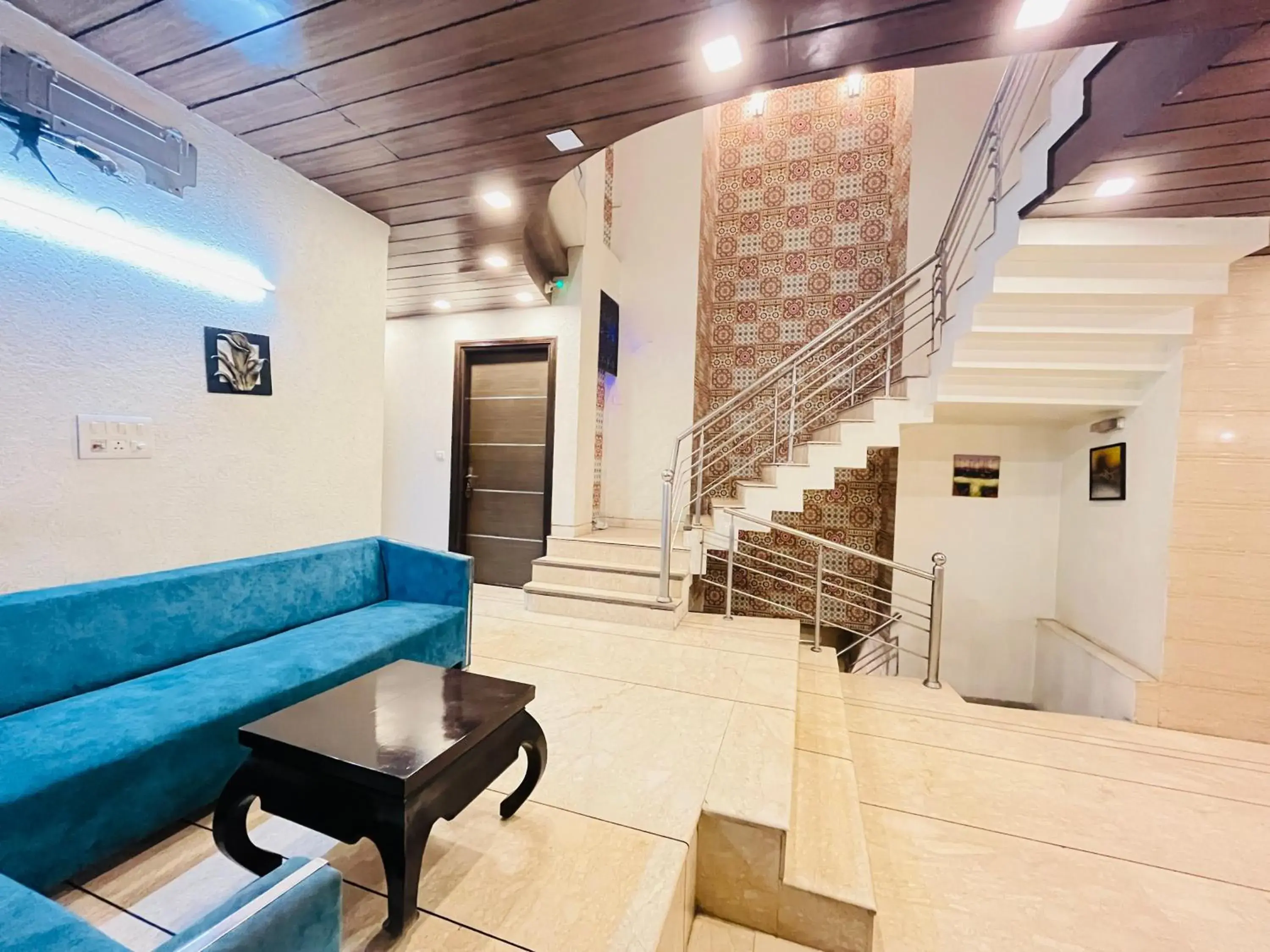 Lobby or reception in Hotel Dayal Regency near IMT Chowk Manesar, Manesar Lobby or reception in Hotel Dayal Regency near IMT Chowk Manesar, Manesar
