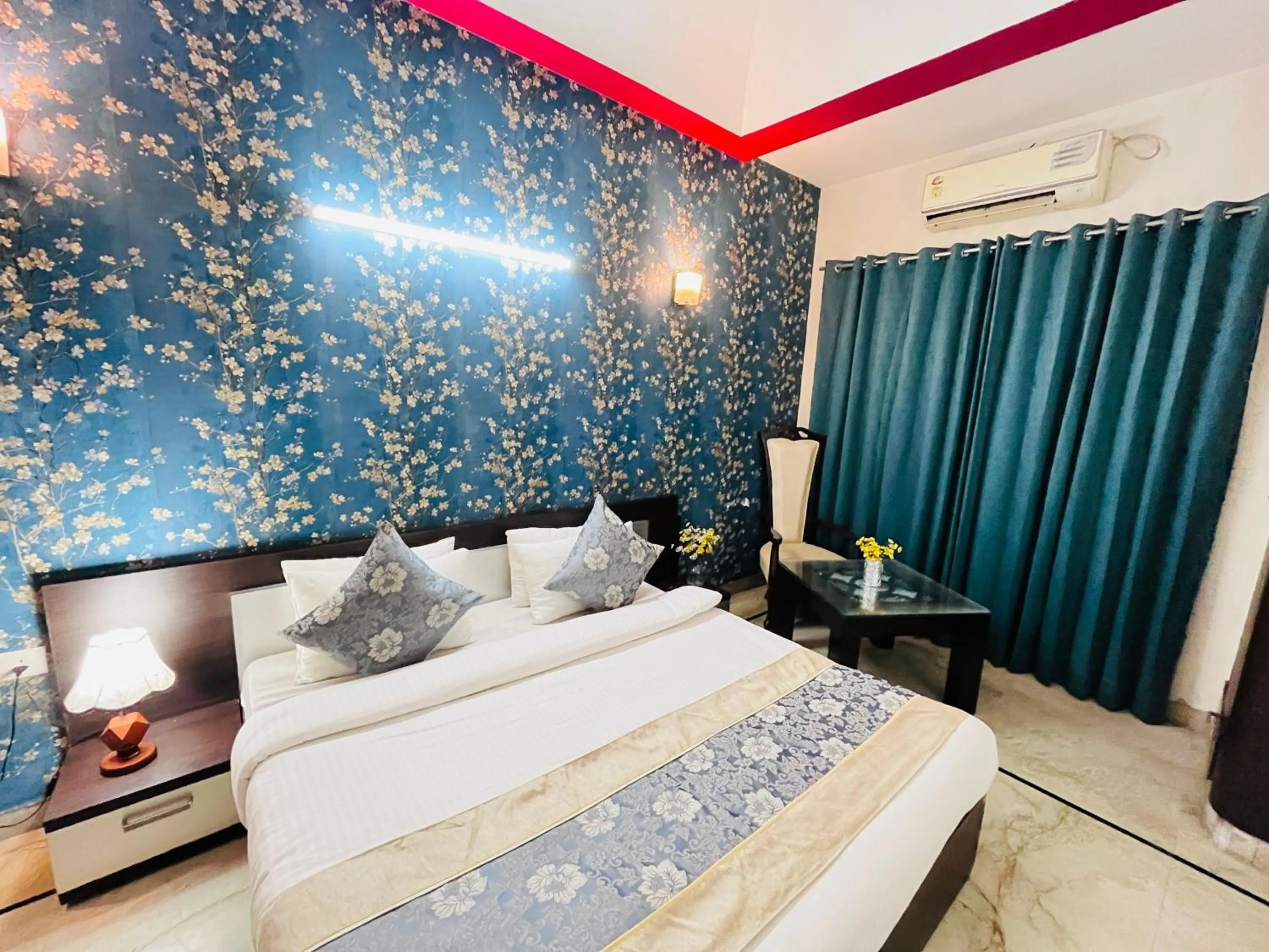 Bedroom, Bed in Hotel Dayal Regency near IMT Chowk Manesar, Manesar