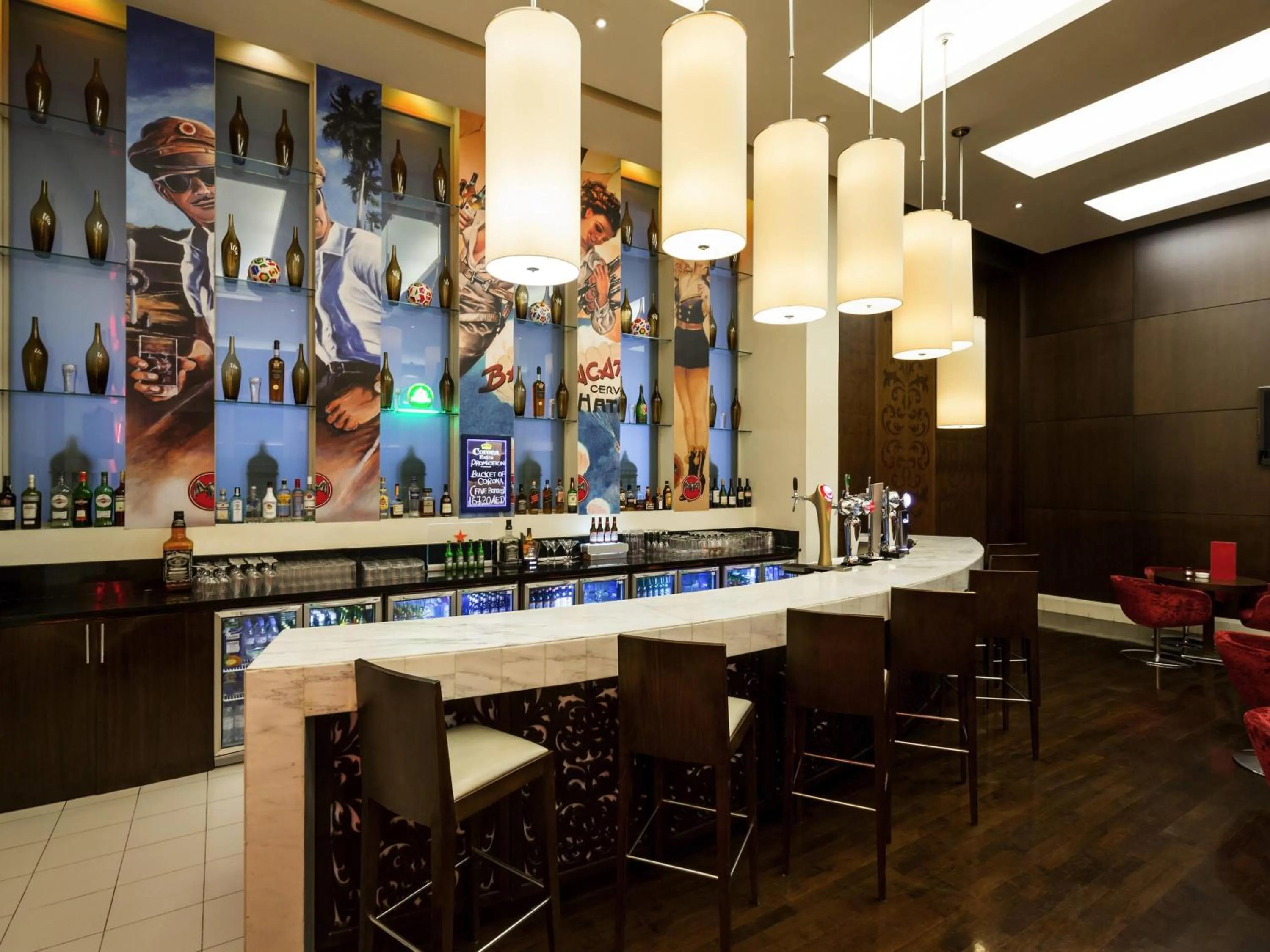 Lounge or bar in Novotel Deira Creekside Dubai