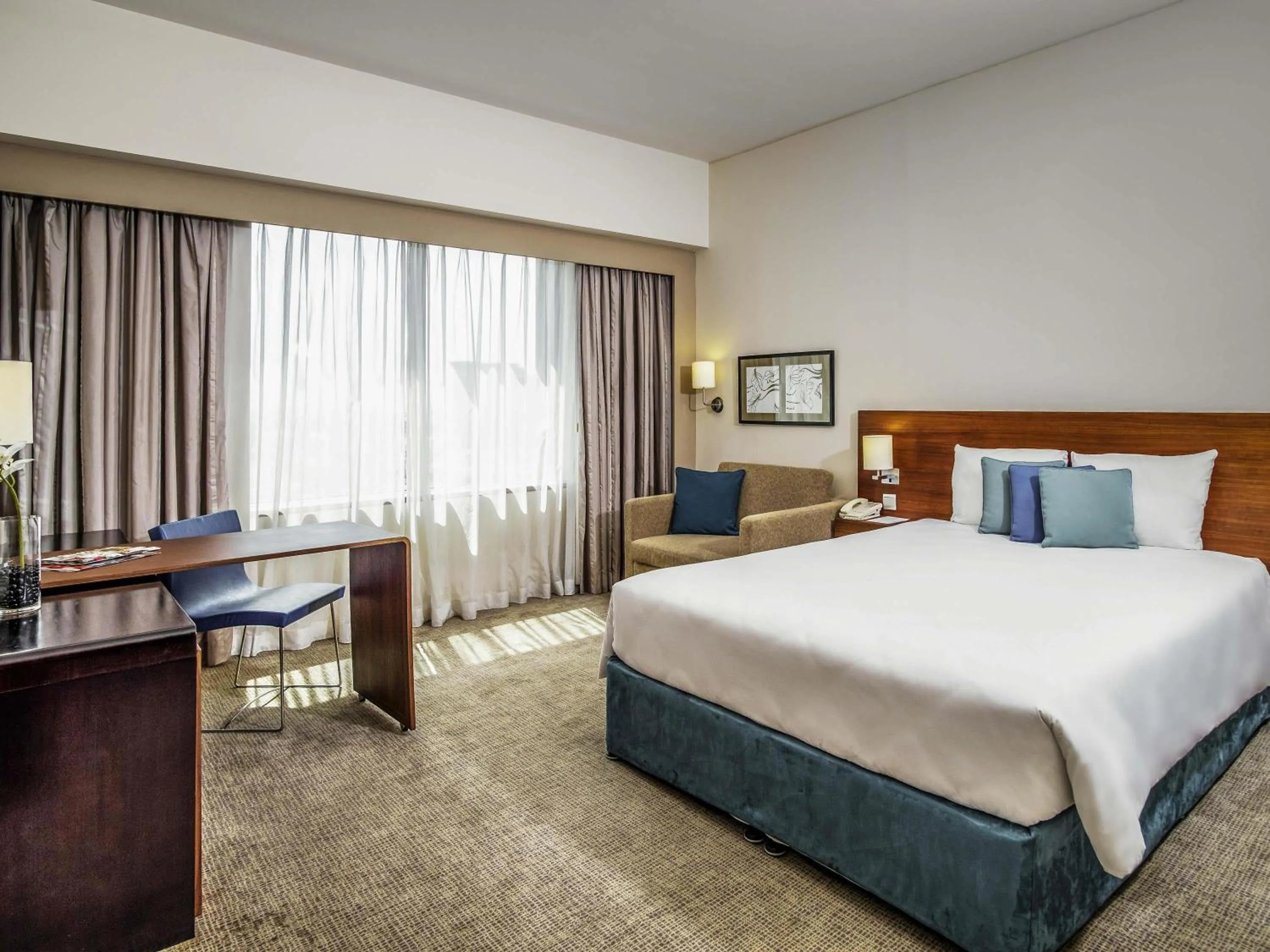 Bedroom, Bed in Novotel Deira Creekside Dubai