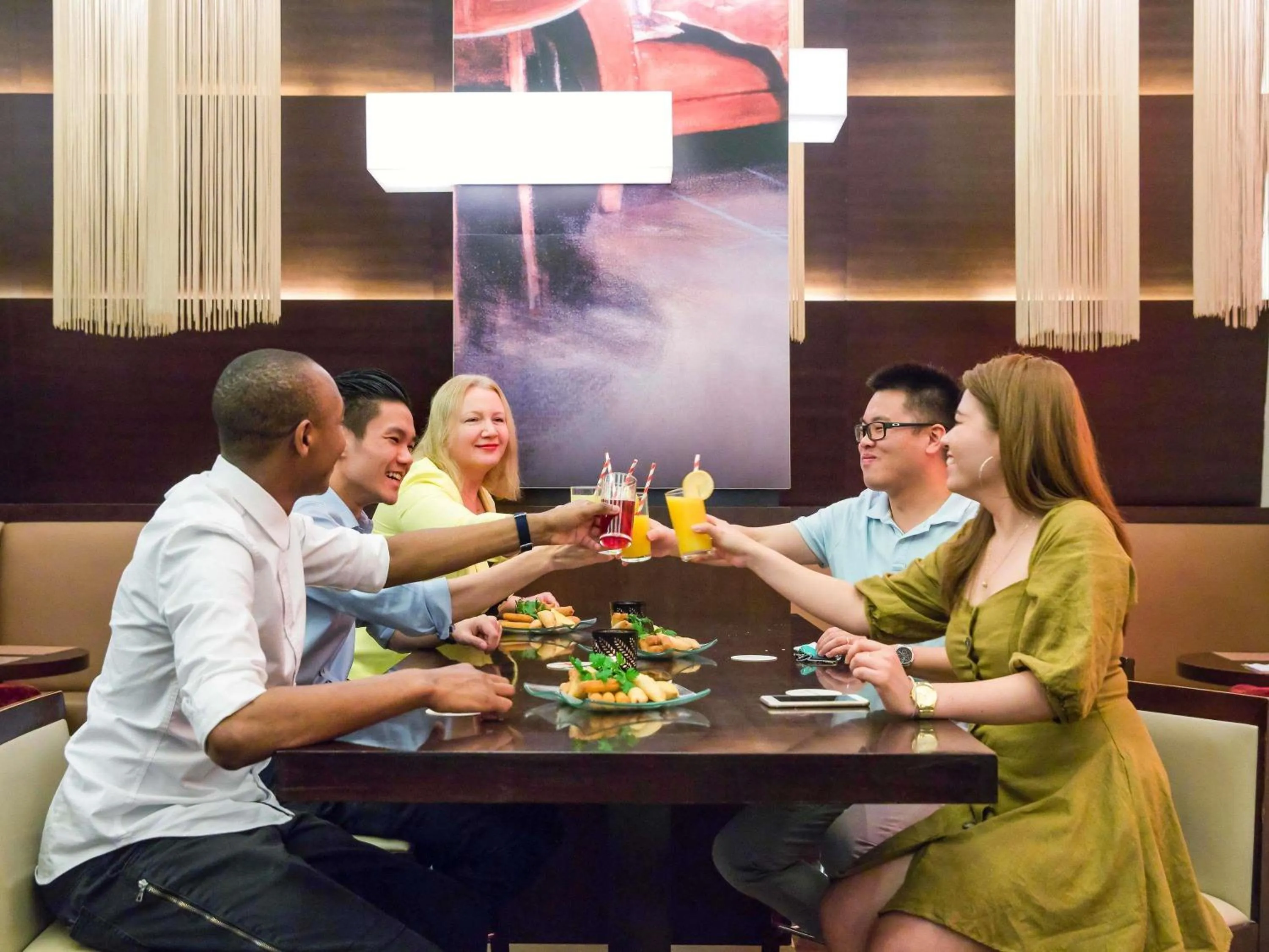 Lounge or bar in Novotel Deira Creekside Dubai