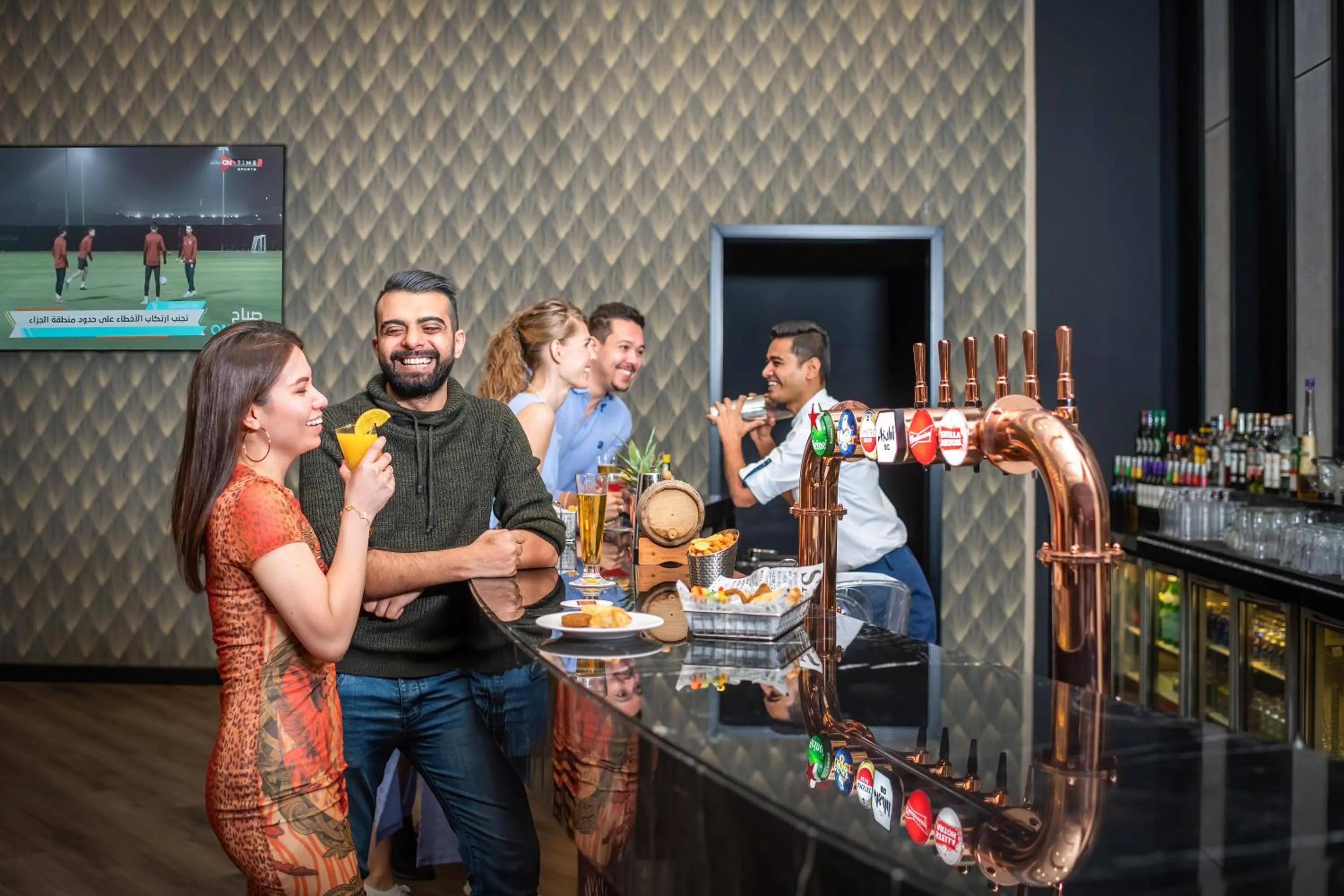 Restaurant/places to eat in Novotel Deira Creekside Dubai