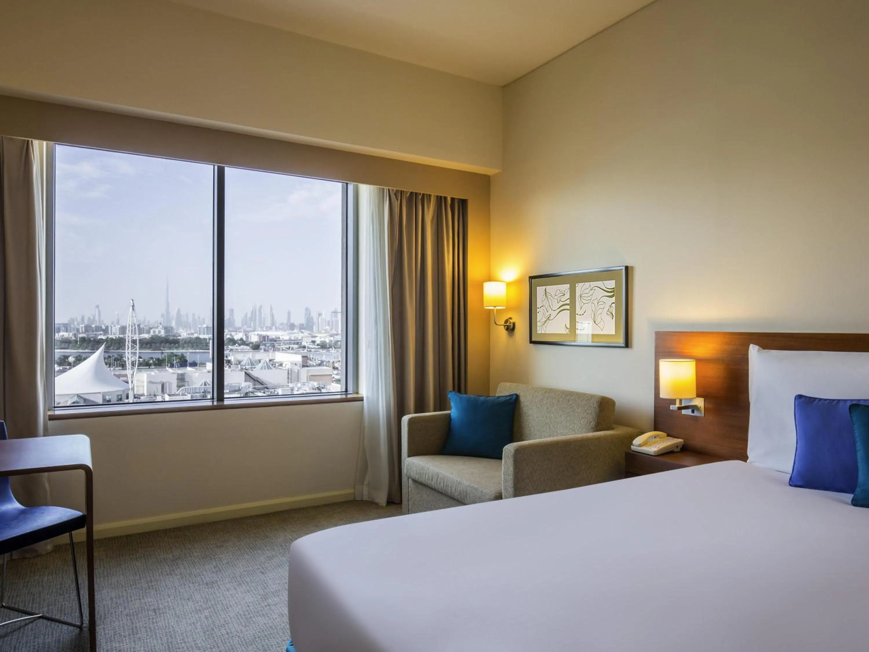 Bedroom, Bed in Novotel Deira Creekside Dubai
