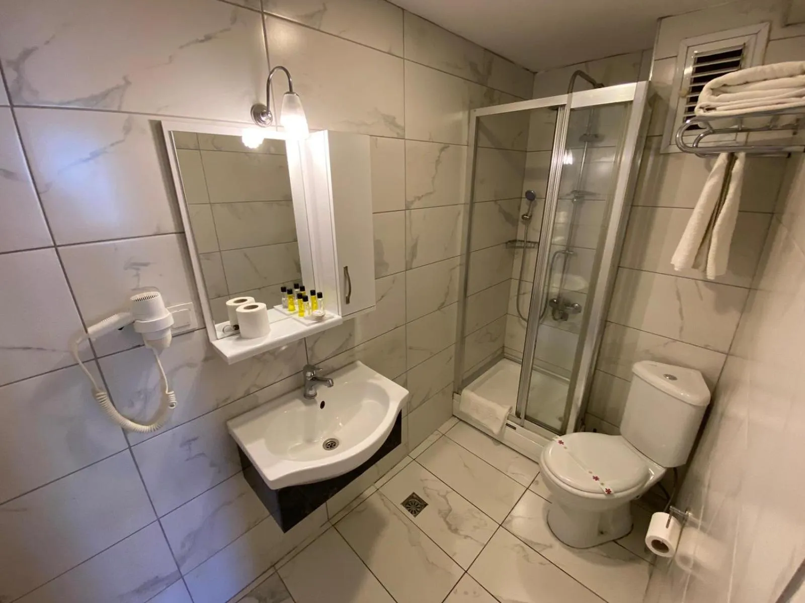 Shower in Star City Hotel