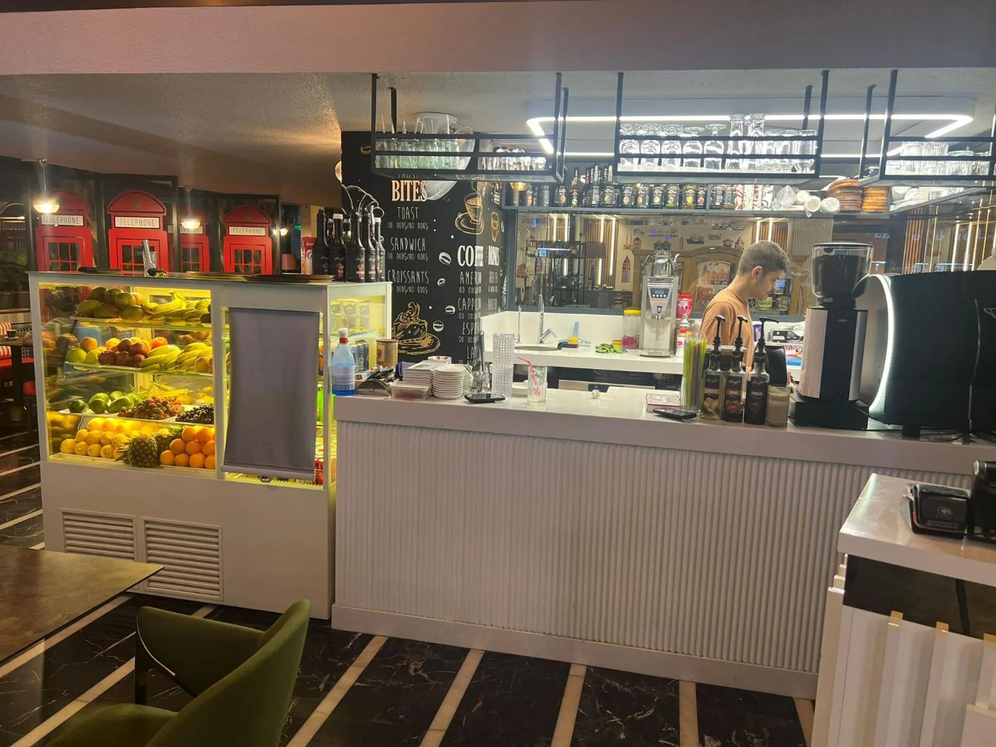 Food and drinks in Star City Hotel