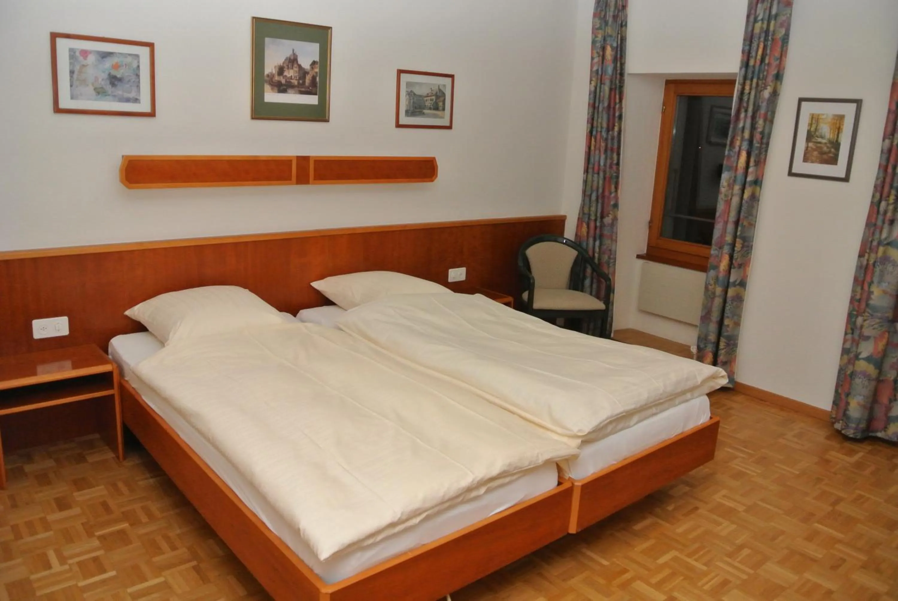 Photo of the whole room, Bed in Auberge de la Réunion